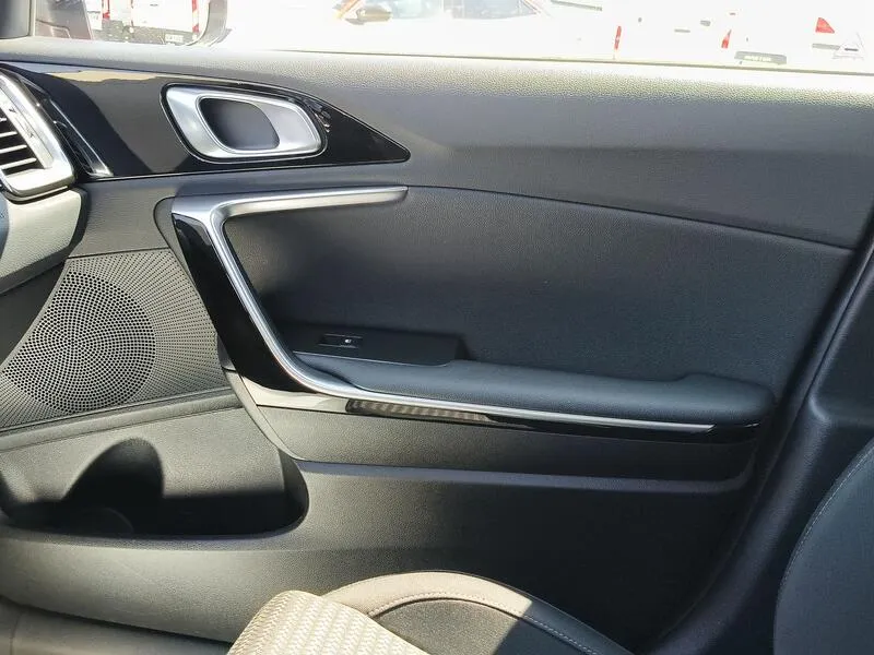 Kia XCeed 1.6 GDi eDrive - foto 27