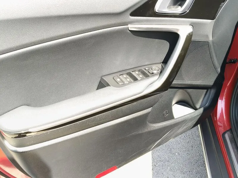 Kia XCeed 1.6 GDi eDrive - foto 24