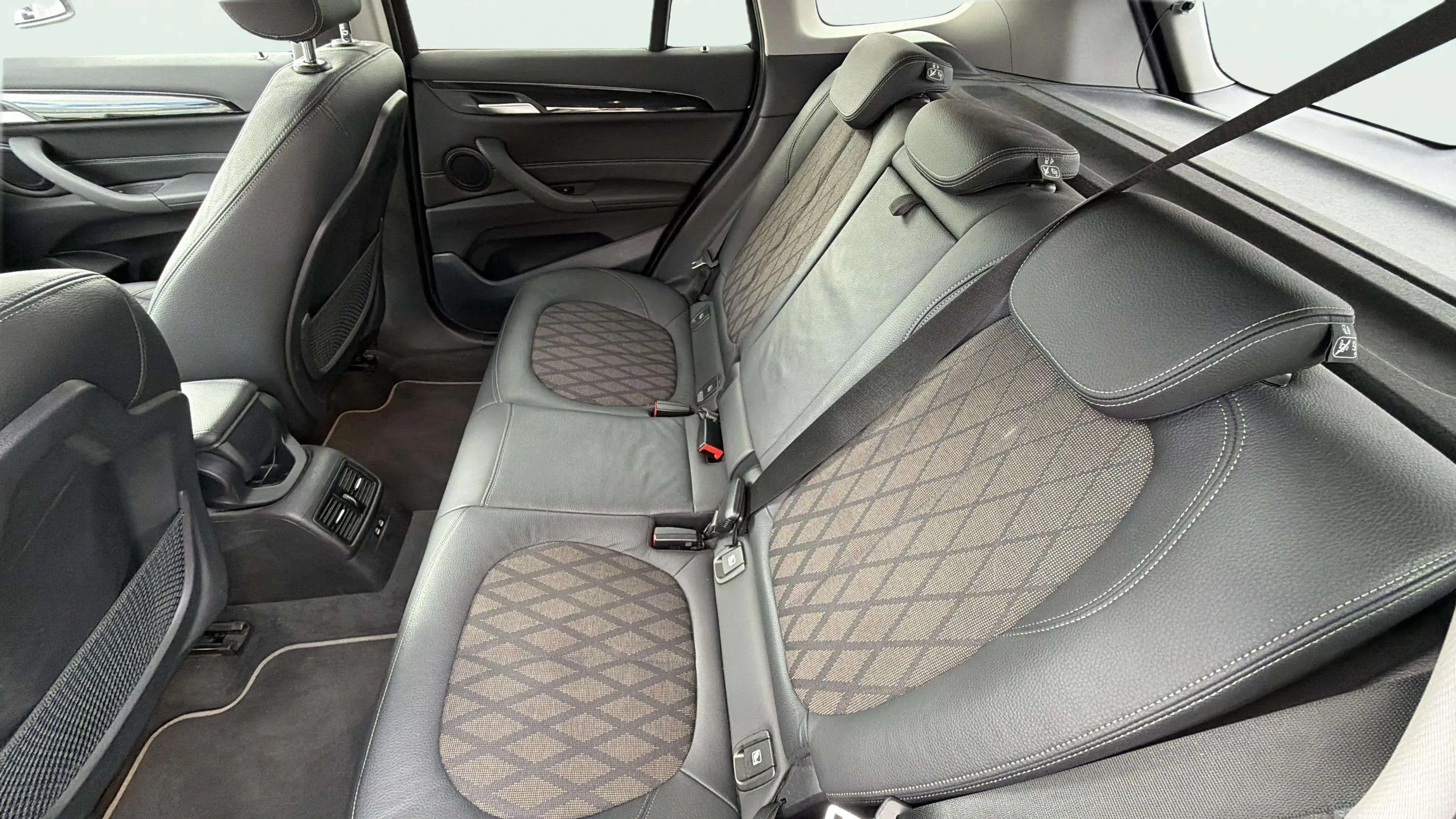 BMW X1 xDrive25e - foto 17