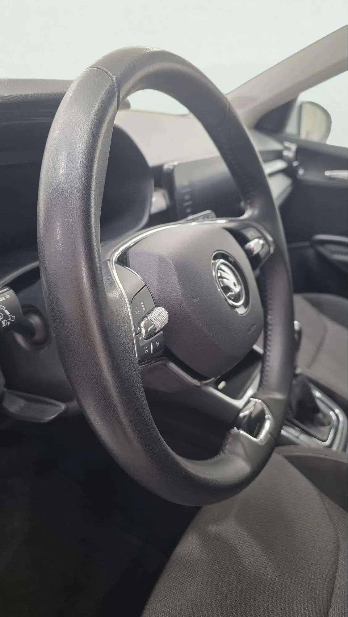 Škoda Fabia 1.5 TSI DSG Design - foto 19