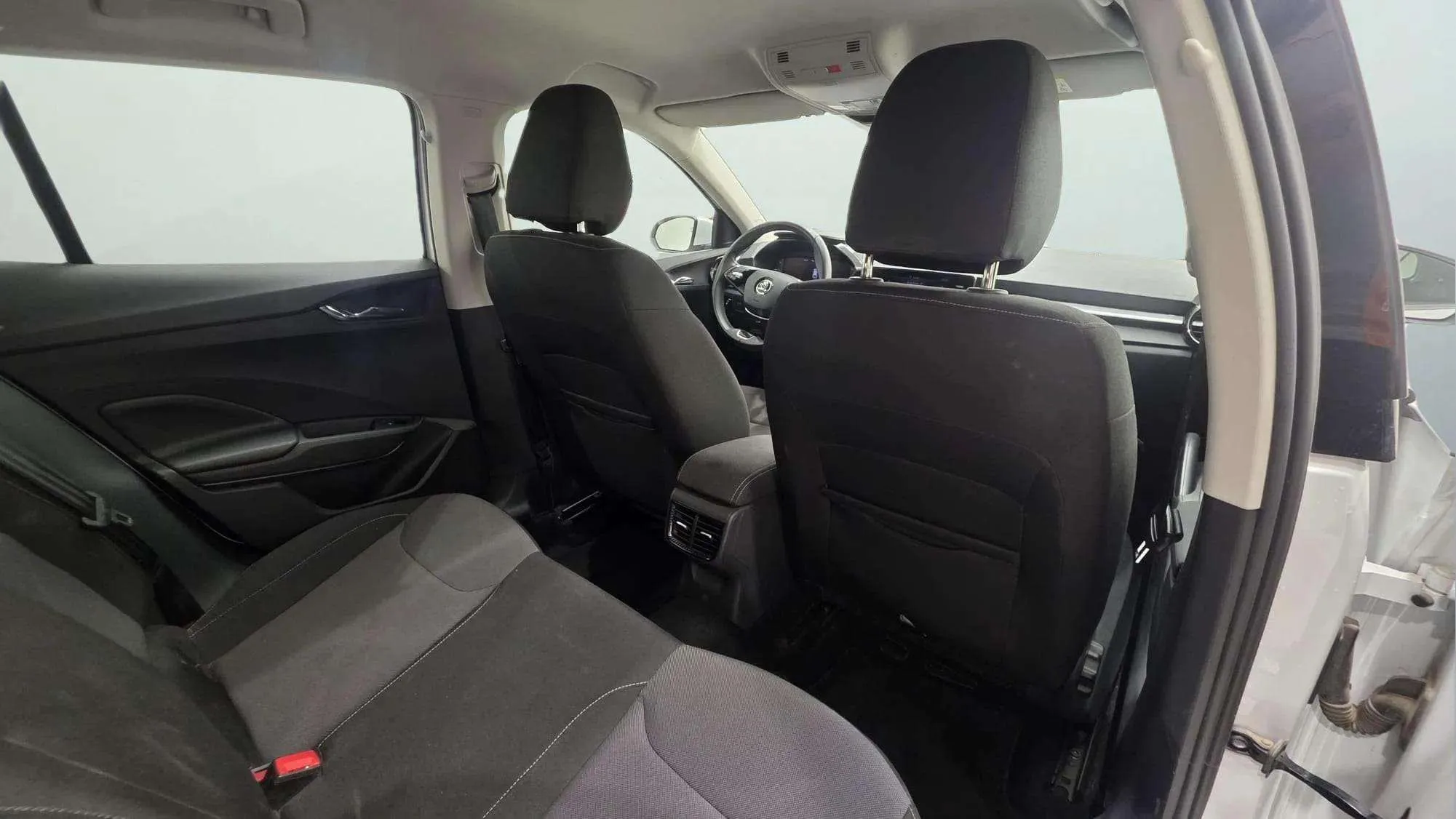 Škoda Fabia 1.5 TSI DSG Design - foto 14