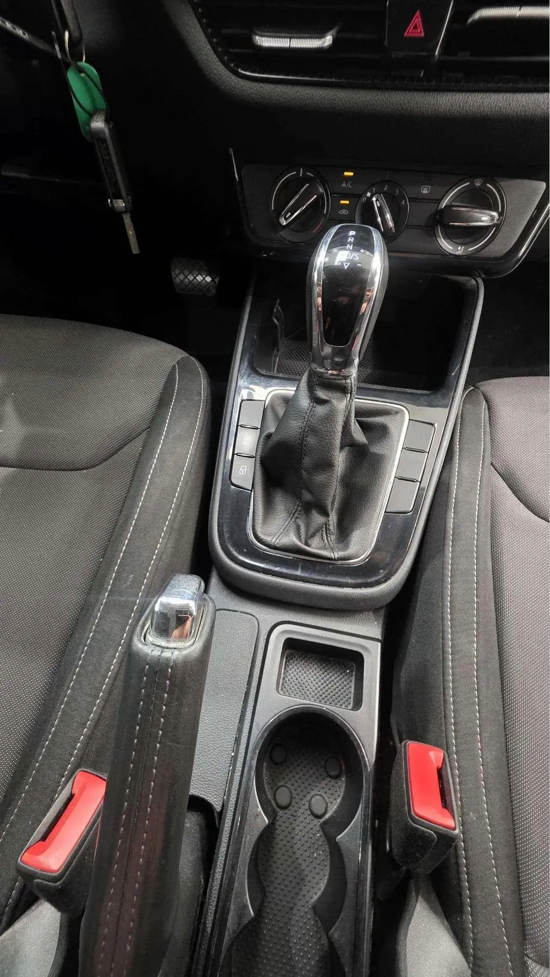 Škoda Fabia 1.5 TSI DSG Design - foto 9