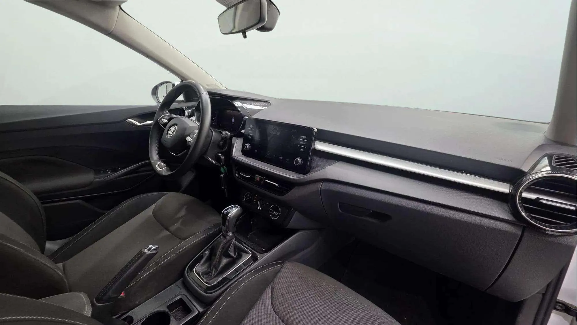 Škoda Fabia 1.5 TSI DSG Design - foto 11