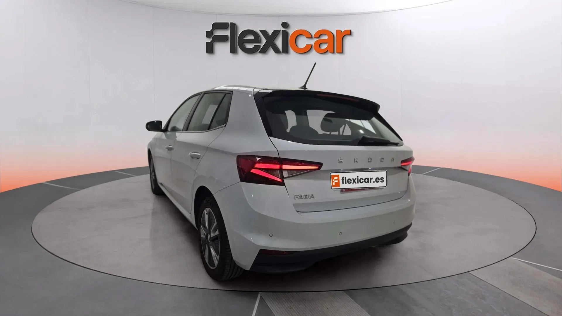 Škoda Fabia 1.5 TSI DSG Design - foto 6
