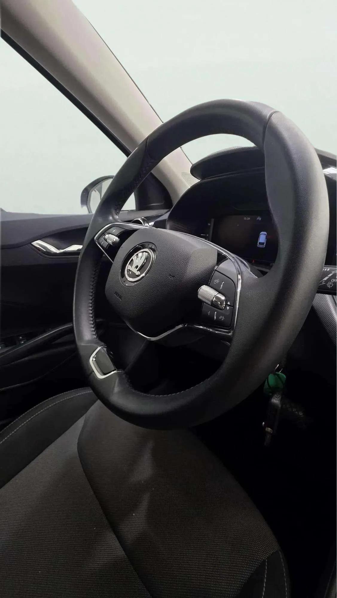 Škoda Fabia 1.5 TSI DSG Design - foto 13