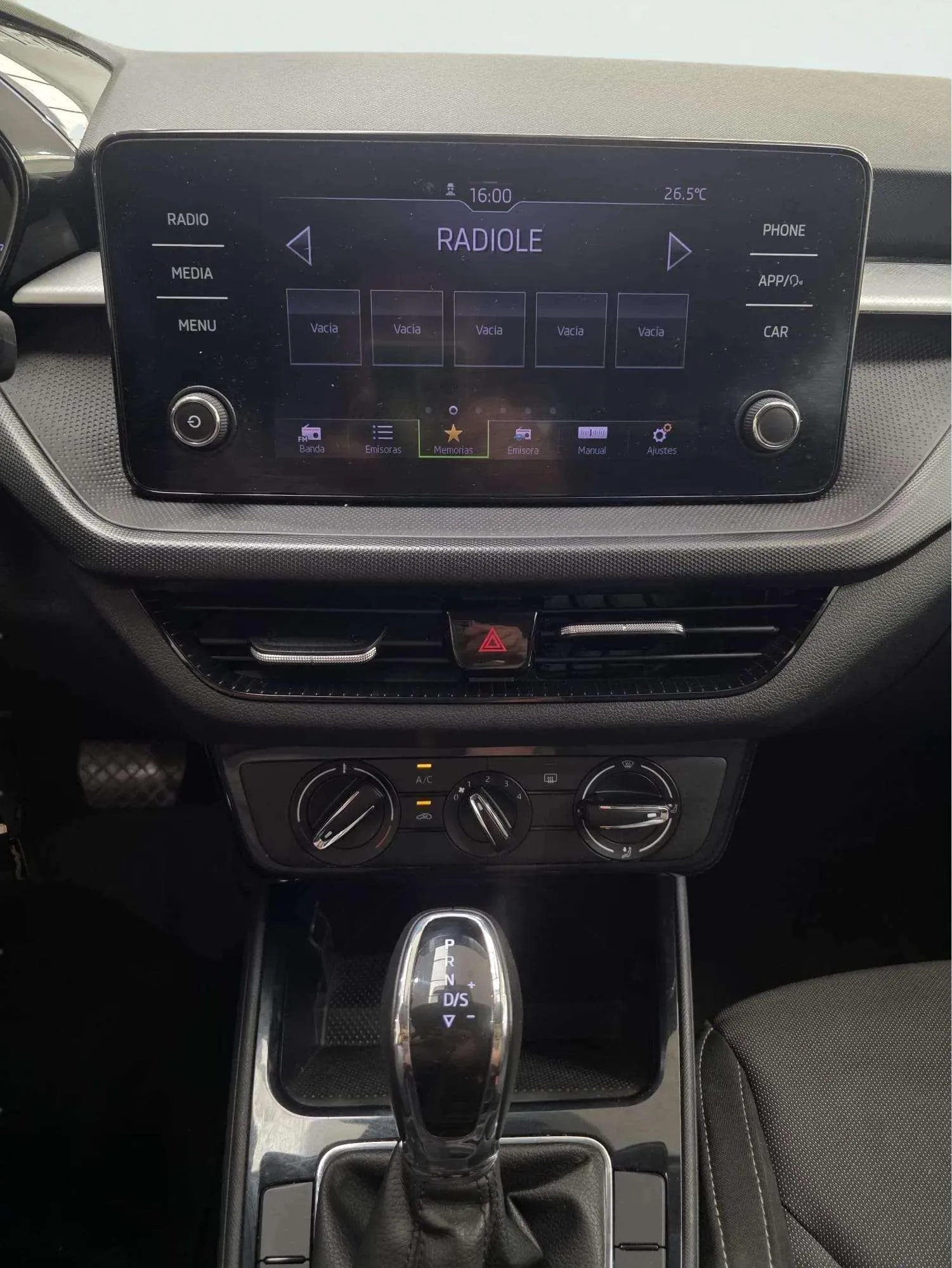 Škoda Fabia 1.5 TSI DSG Design - foto 18