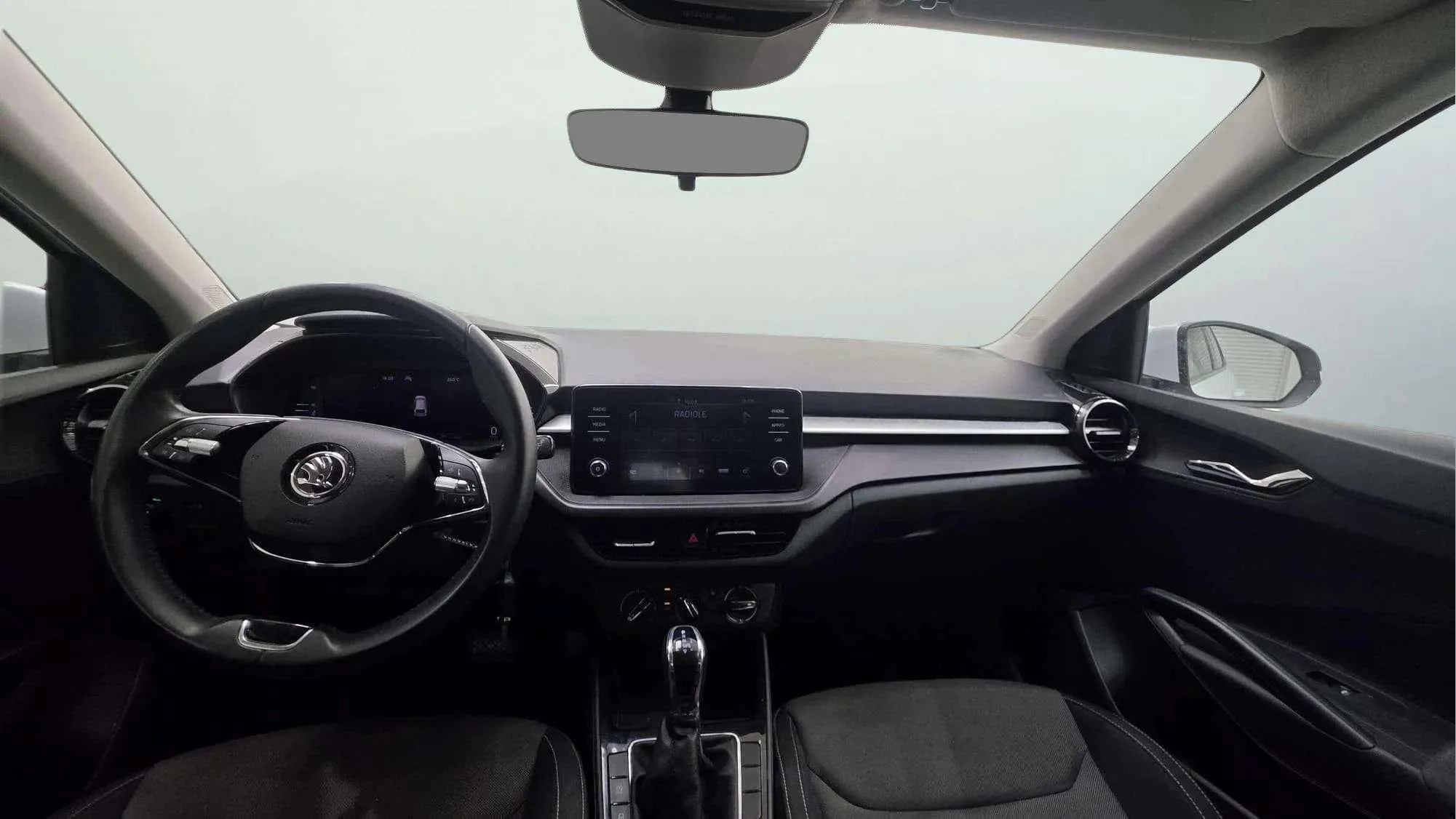 Škoda Fabia 1.5 TSI DSG Design - foto 7