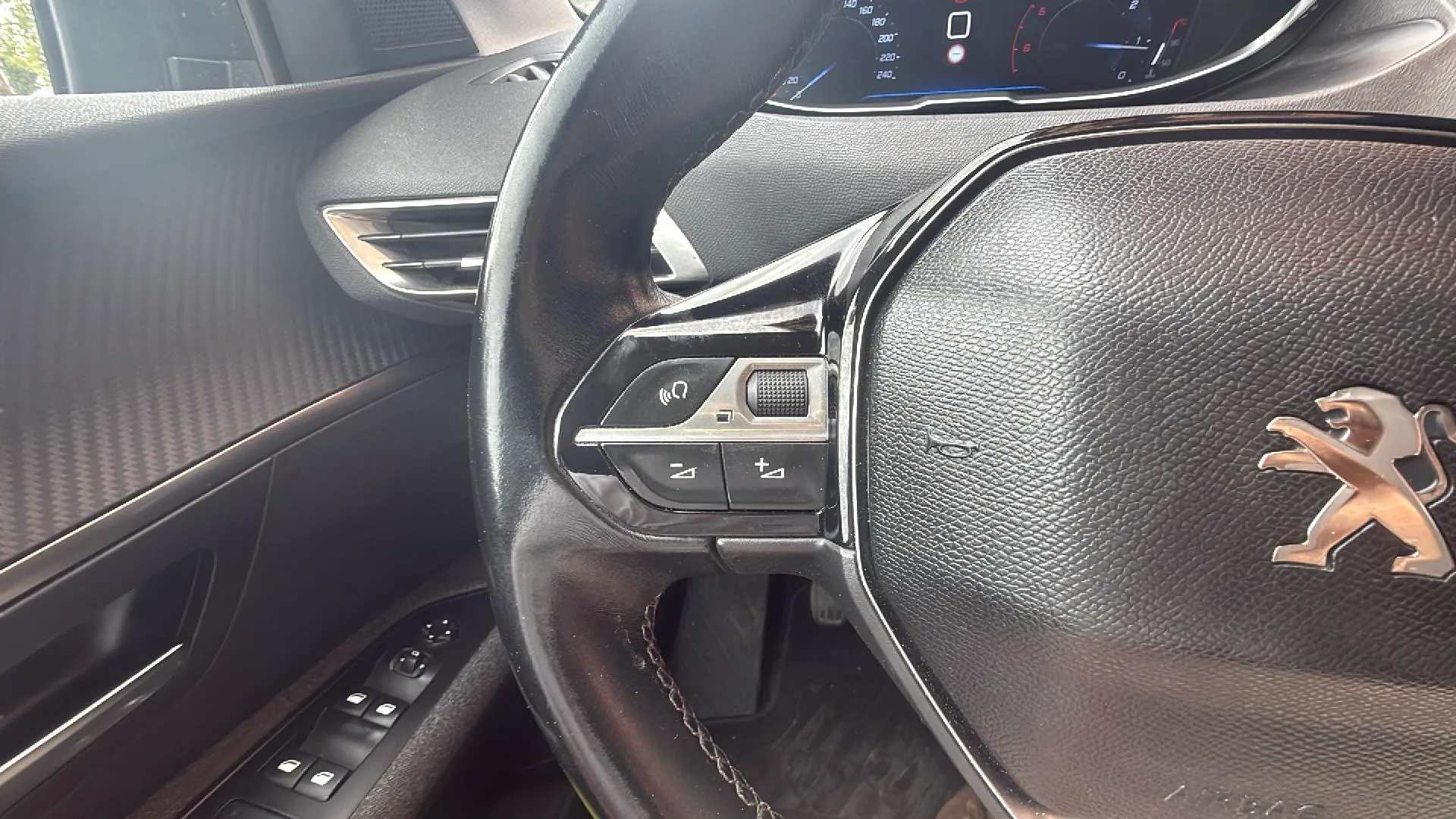 Peugeot 5008 Active 1.5L BlueHDi - foto 19