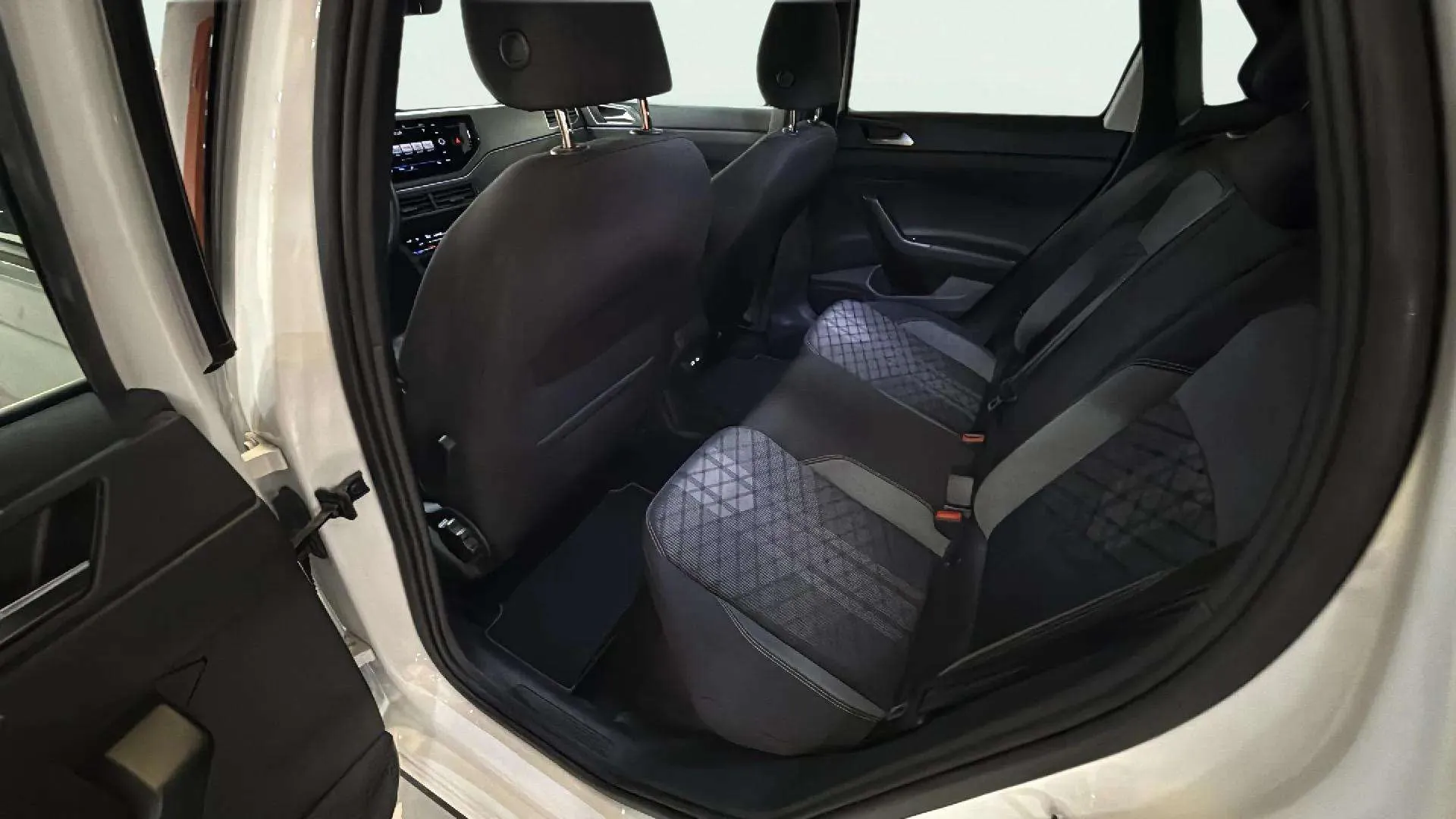 Volkswagen Polo R-Line 1.0 TSI DSG - foto 13