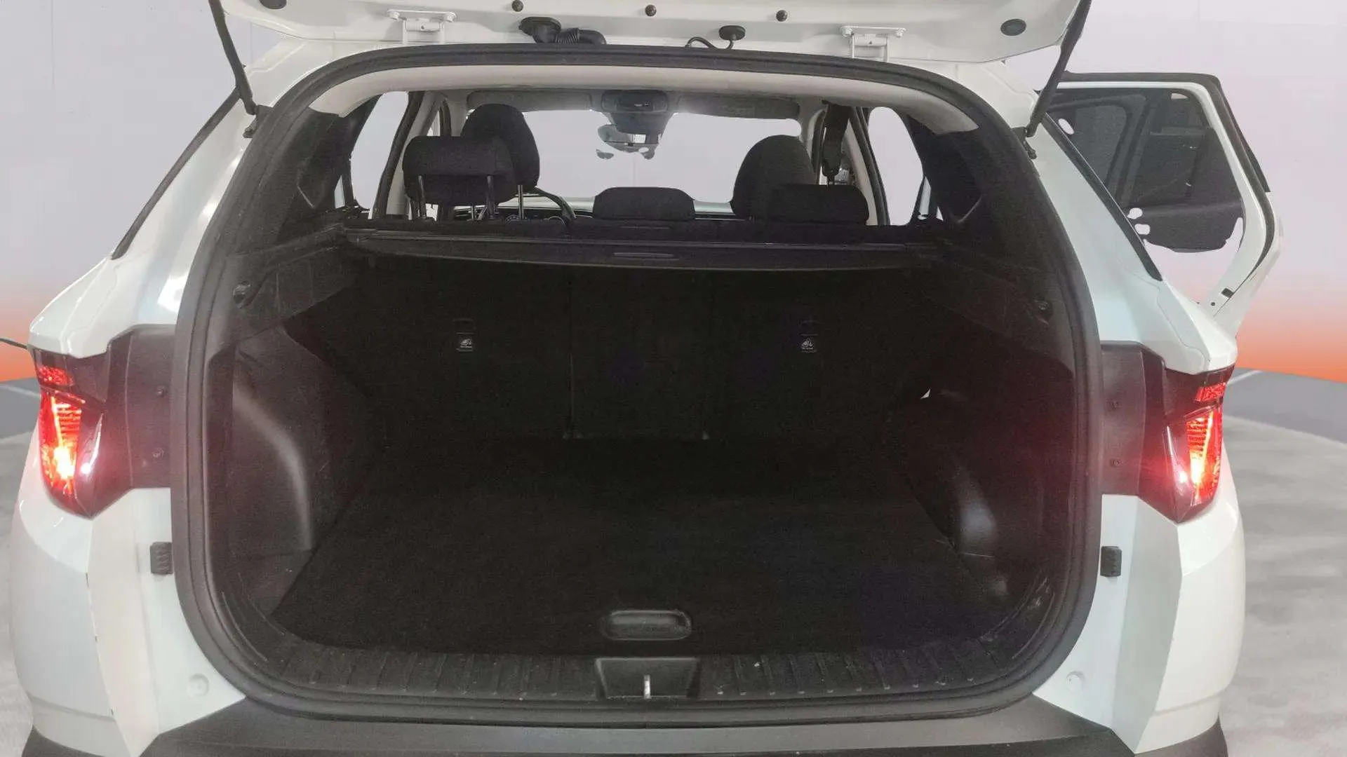 Hyundai Tucson 1.6 CRDi 48V Maxx DCT - foto 6