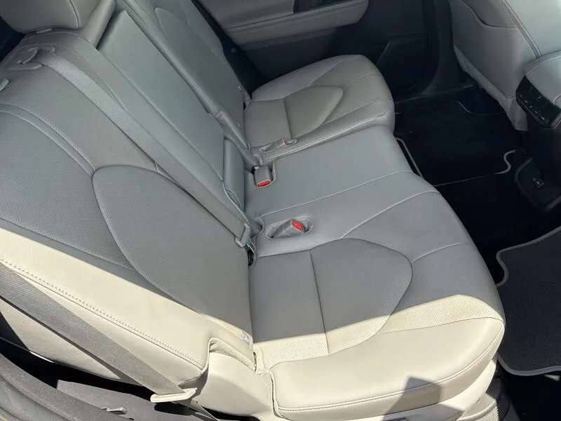 Toyota Highlander Advance - foto 23