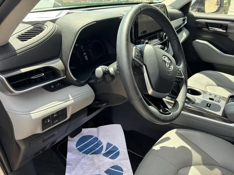 Toyota Highlander Advance - foto 32