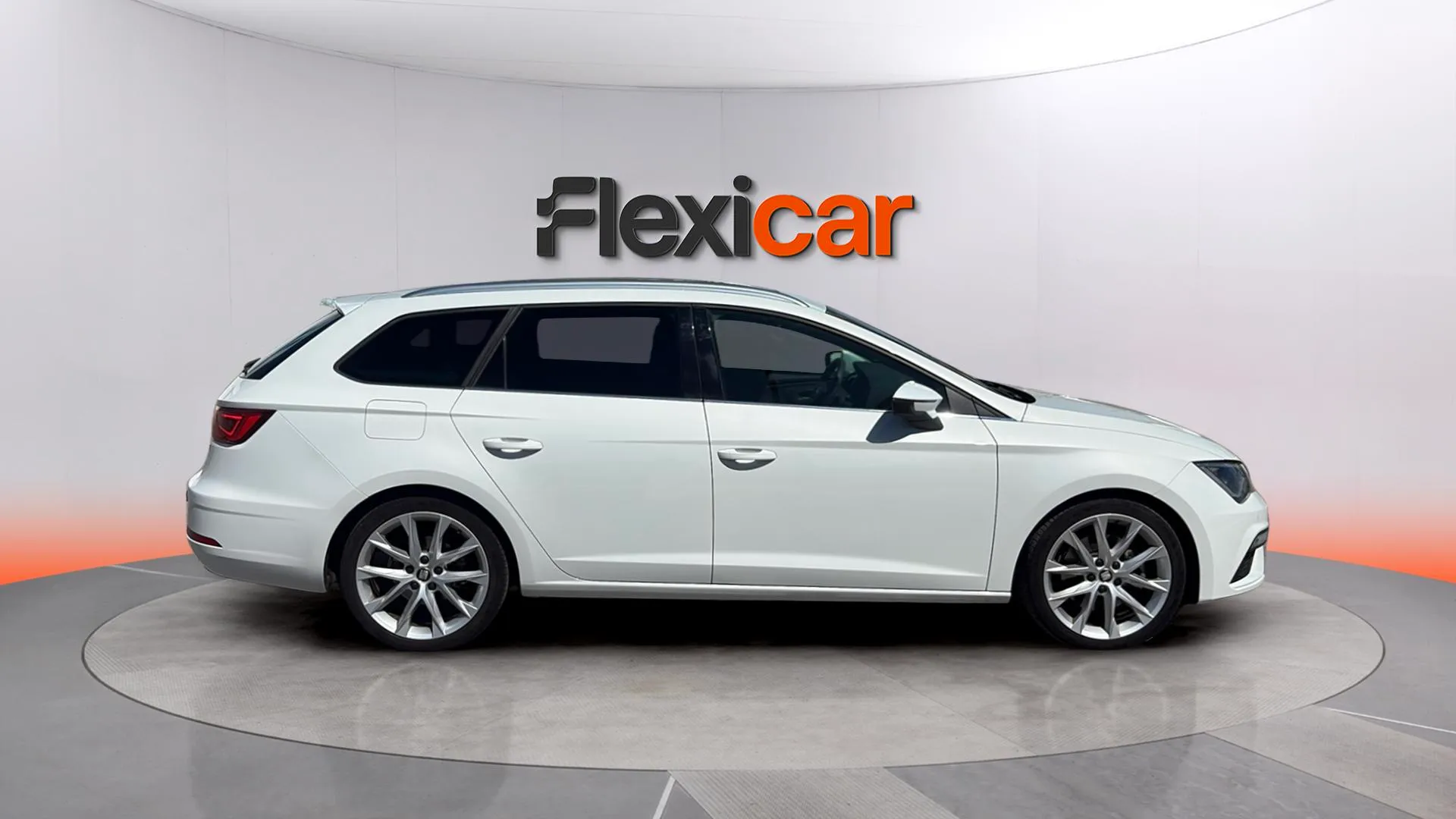 SEAT León ST 2.0 TDI DSG-7 St&sp FR - foto 8