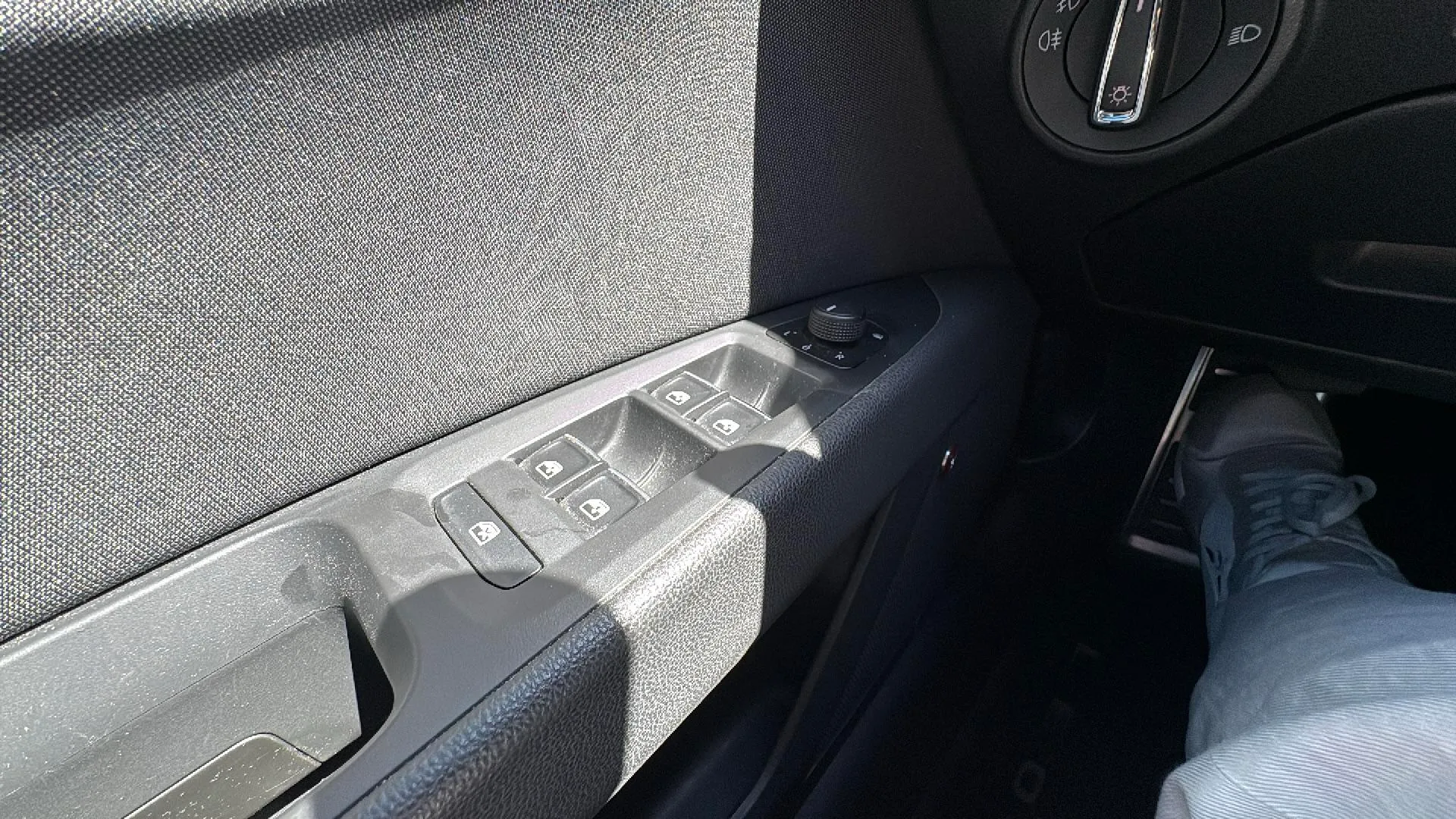 SEAT León ST 2.0 TDI DSG-7 St&sp FR - foto 18