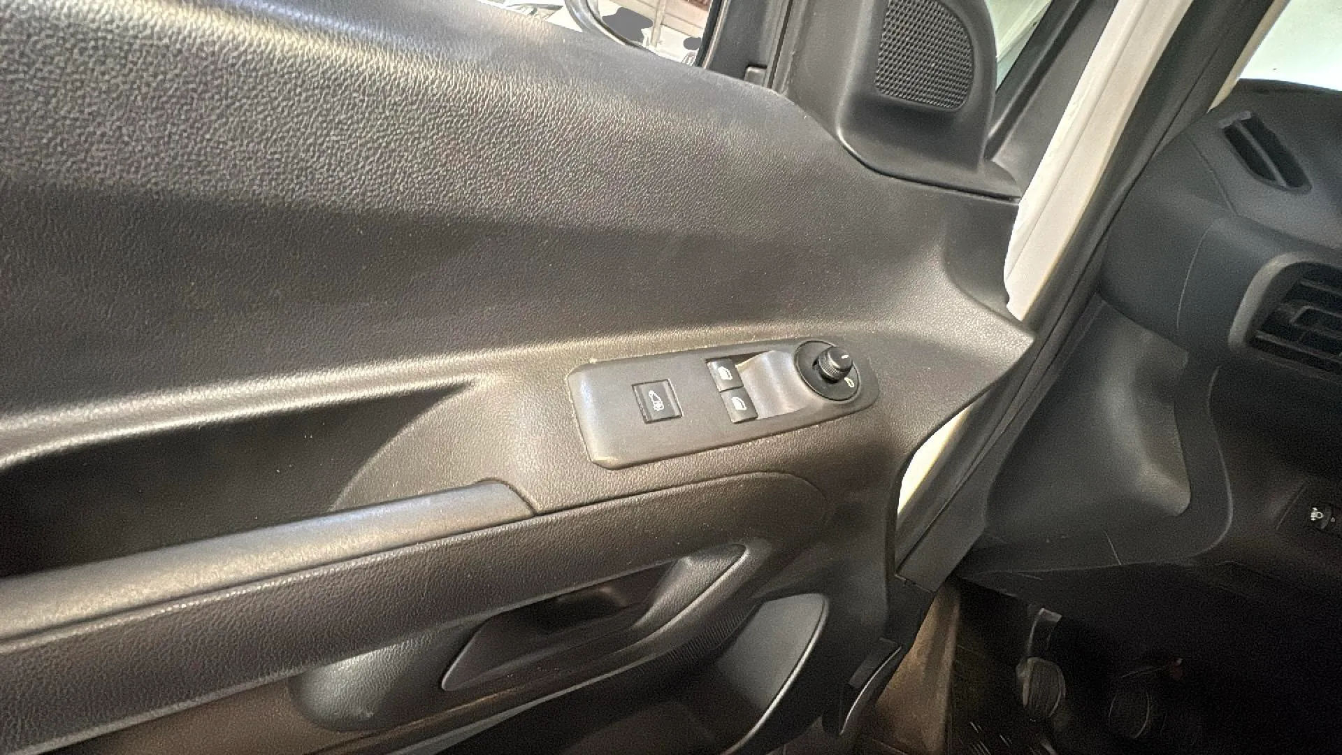 Fiat Doblò 1.5 diésel MT6 Talla M - foto 16