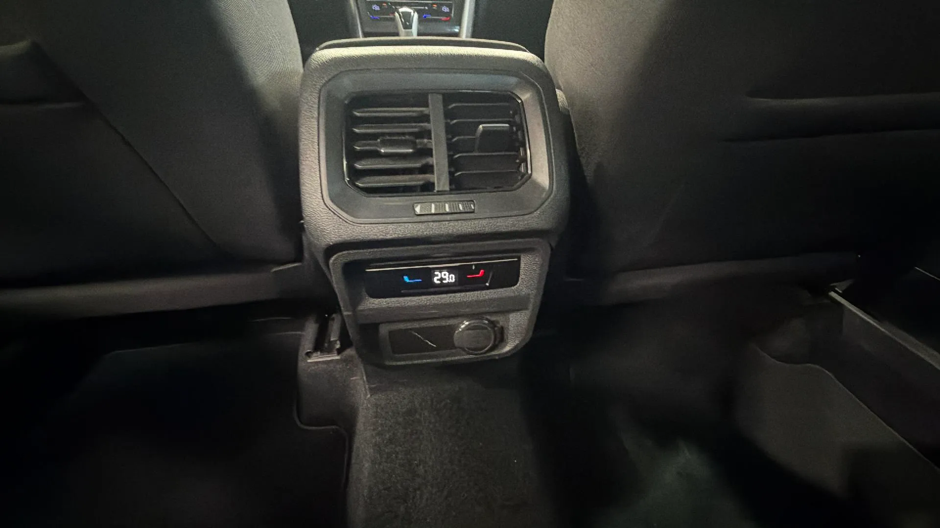 Volkswagen Tiguan Life 2.0 TDI DSG - foto 22