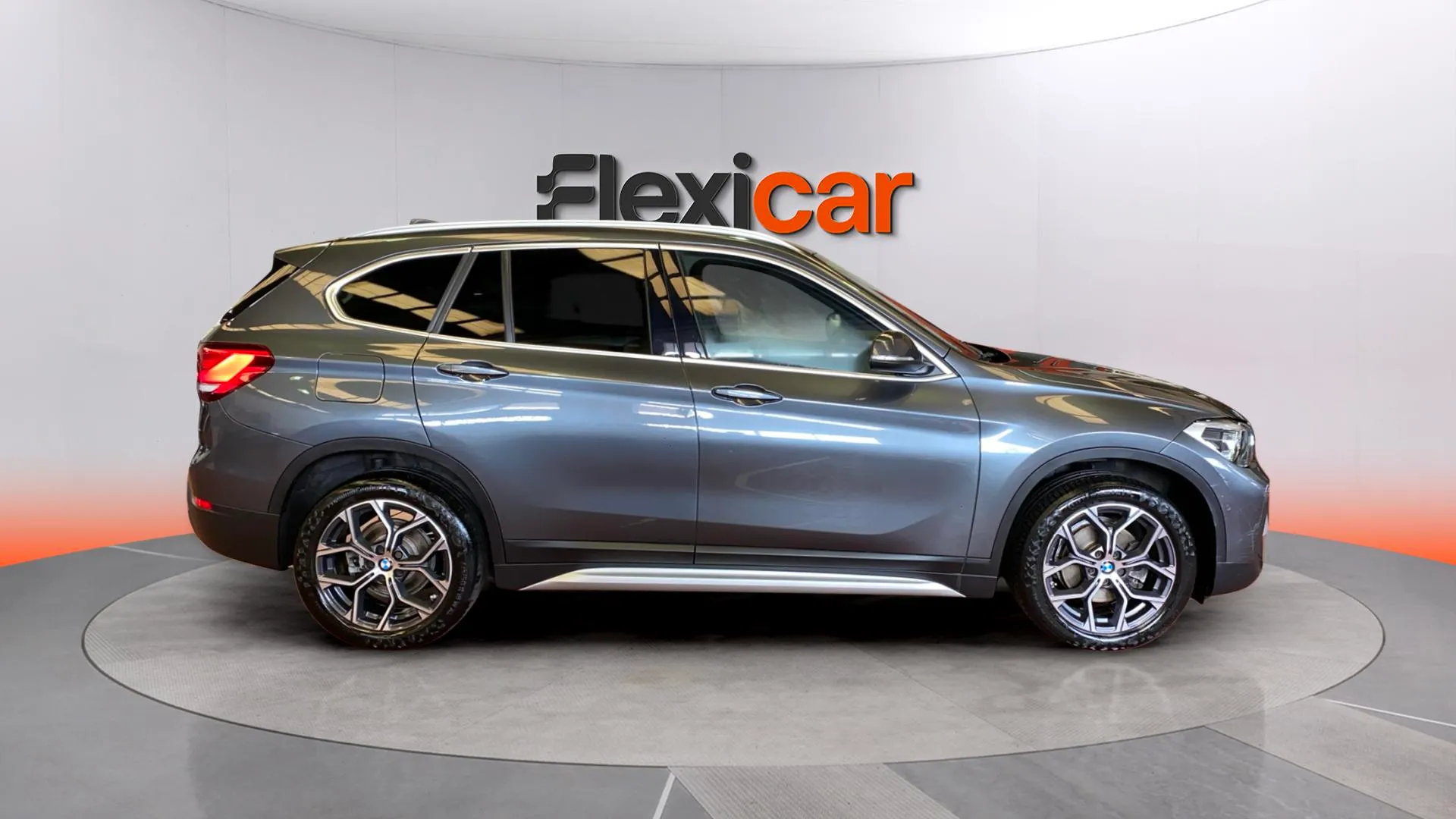 BMW X1 sDrive18i - foto 8