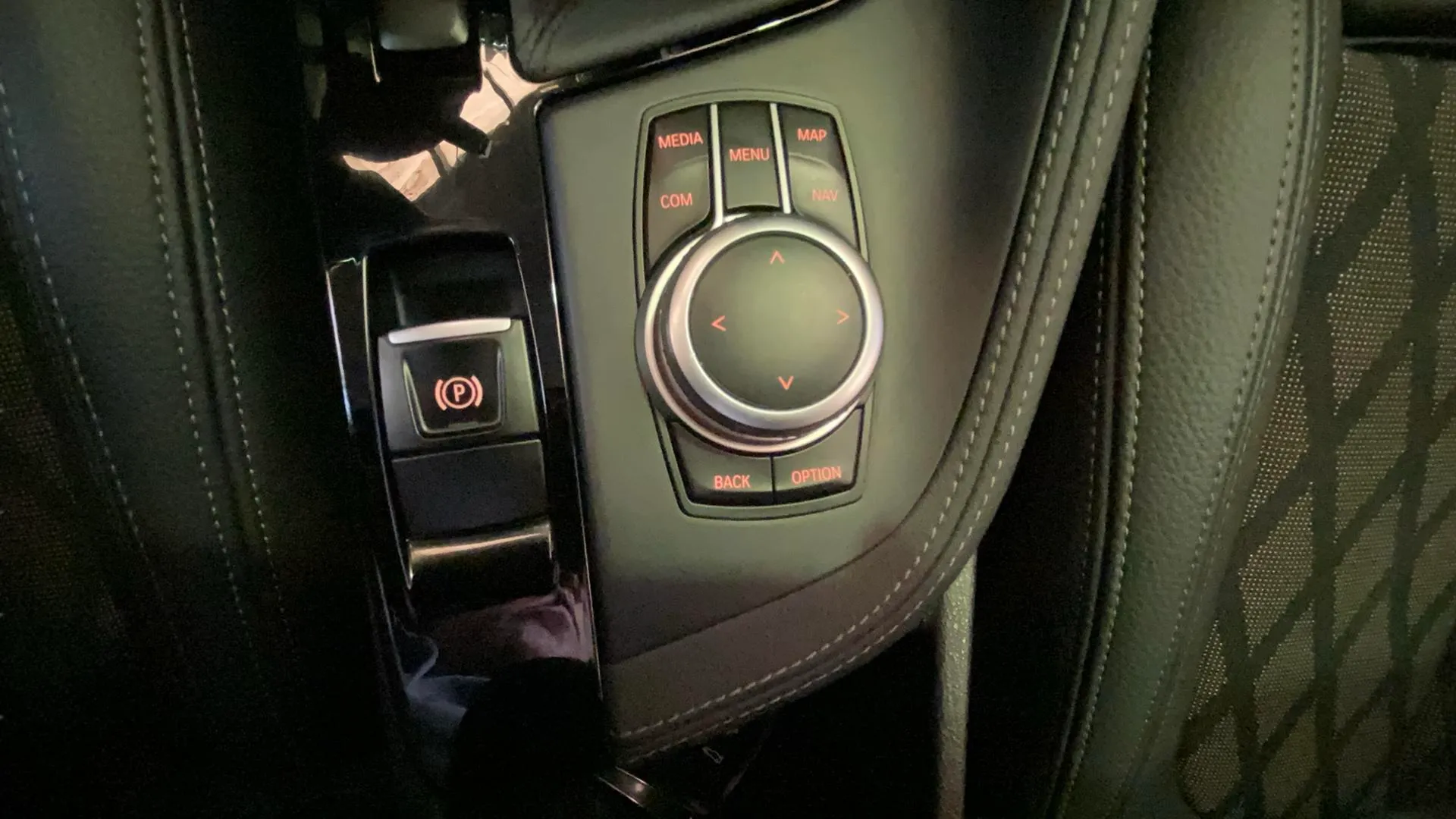 BMW X1 sDrive18i - foto 38