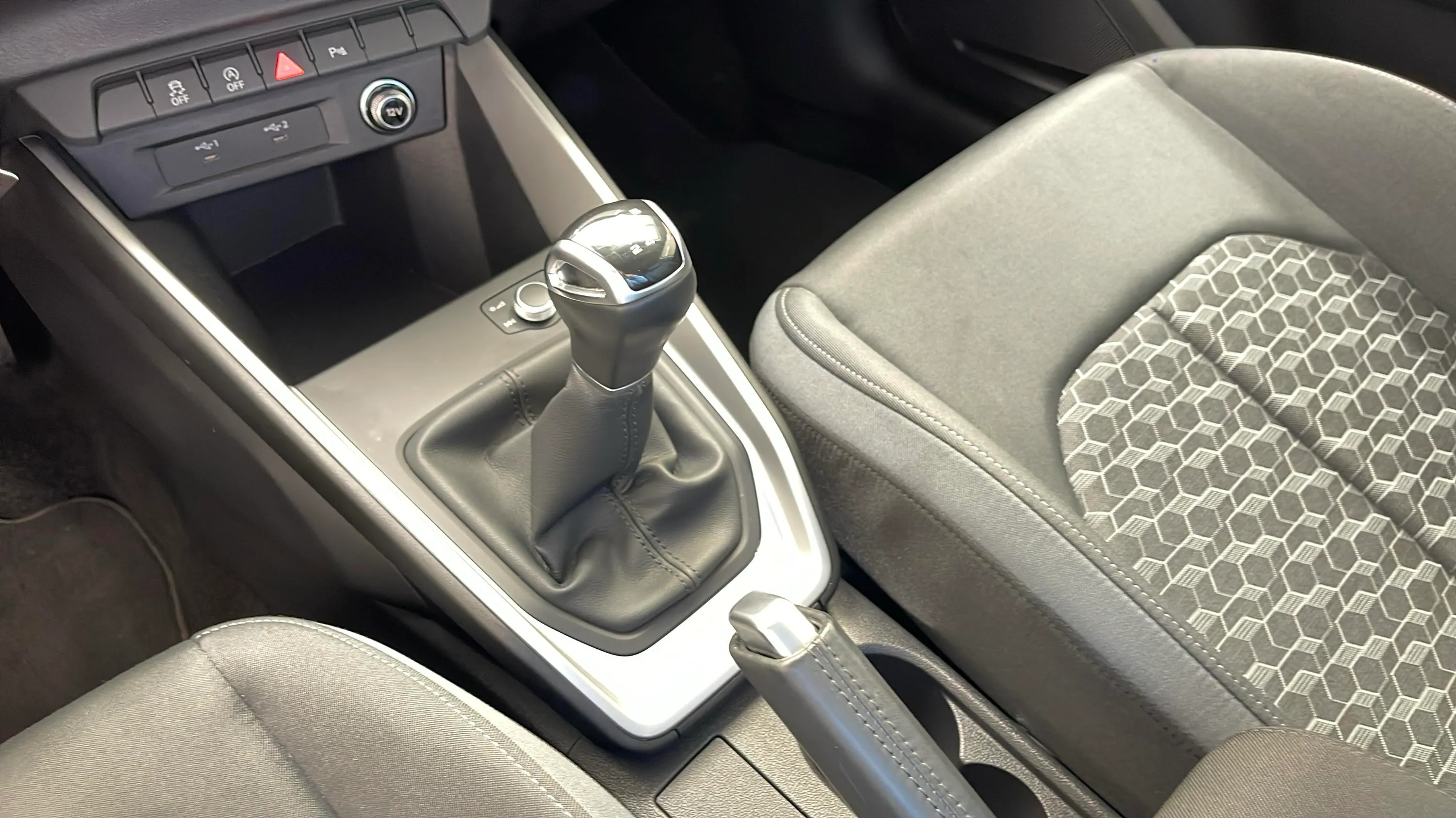 Audi A1 Sportback S line 25 TFSI - foto 17