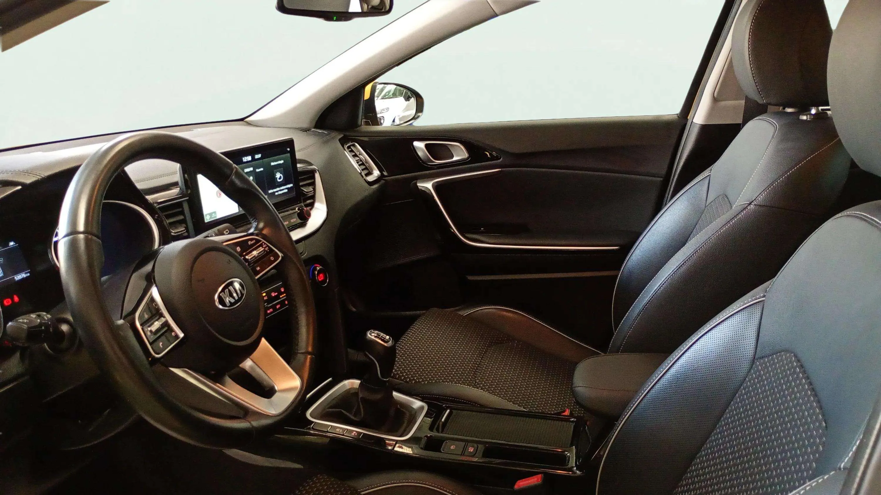 Kia XCeed 1.0 T-GDi Concept - foto 12