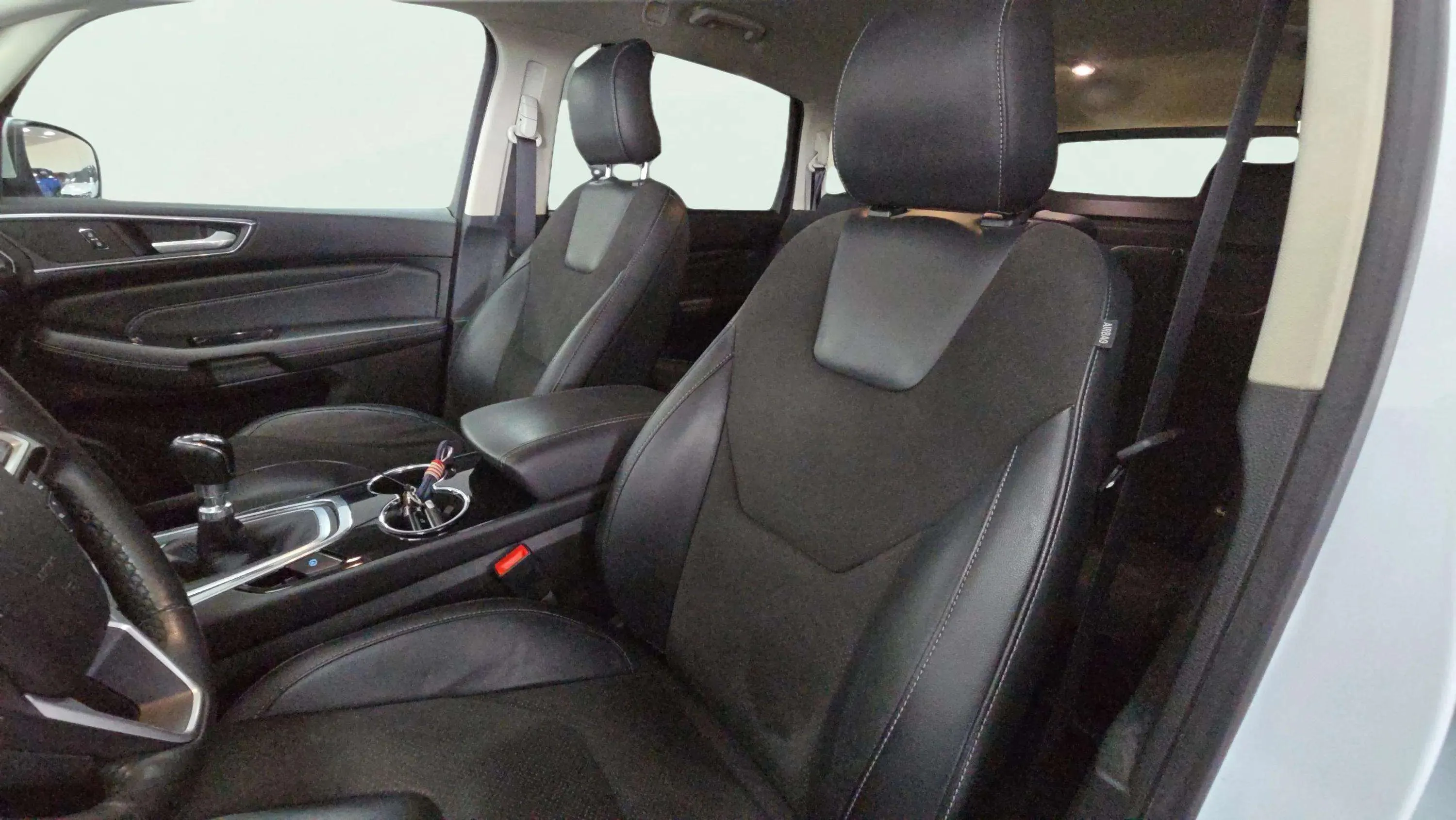 Ford S-Max 1.5 EcoBoost ST-Line - foto 27