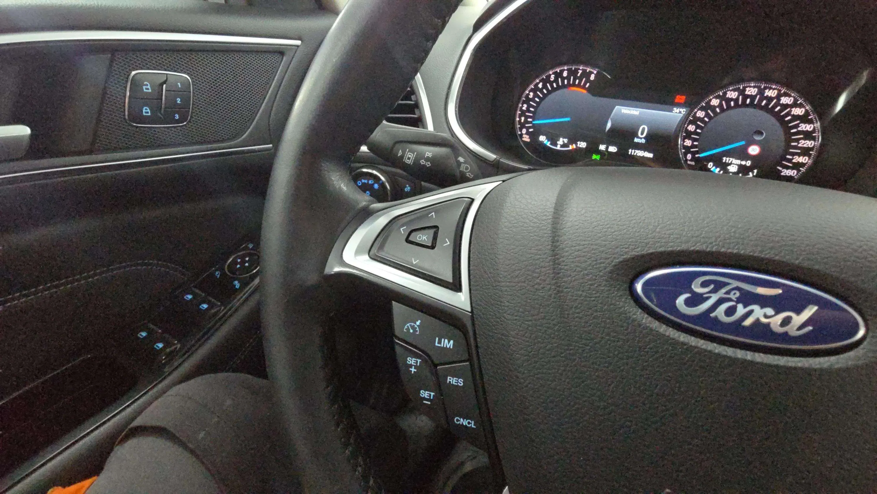 Ford S-Max 1.5 EcoBoost ST-Line - foto 31