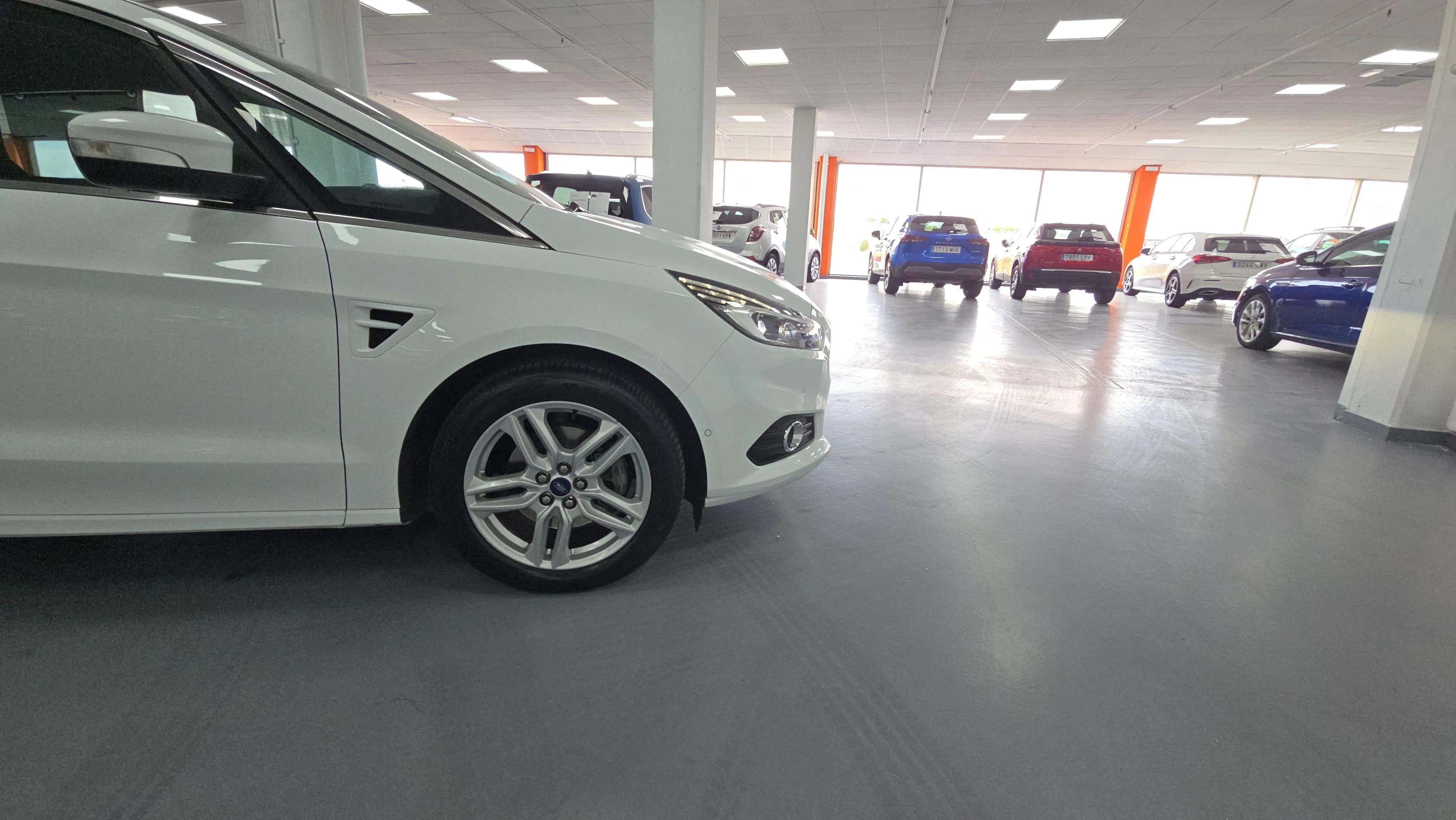 Ford S-Max 1.5 EcoBoost ST-Line - foto 11