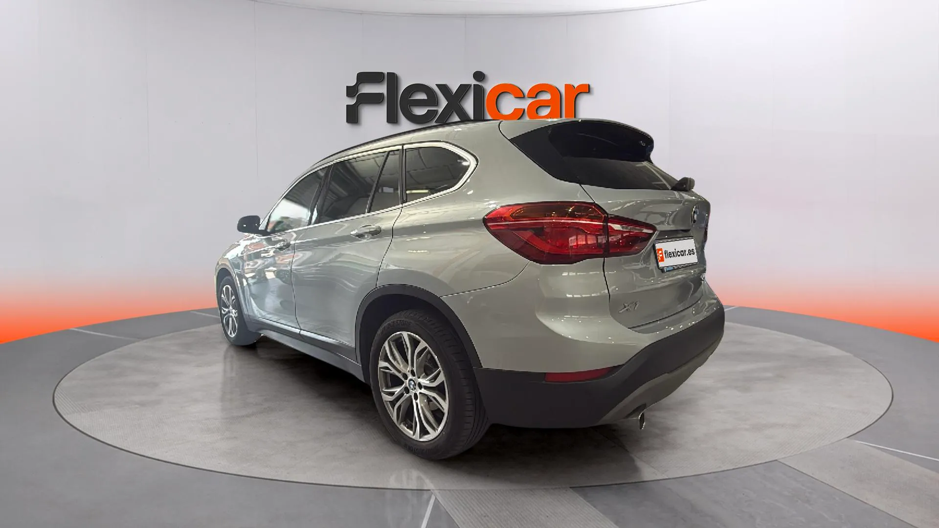 BMW X1 sDrive18i - foto 5