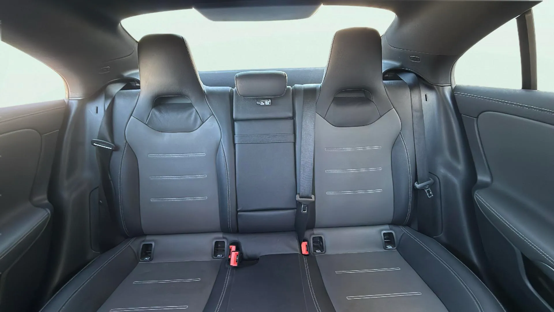 Mercedes-Benz CLA 250 4MATIC - foto 8