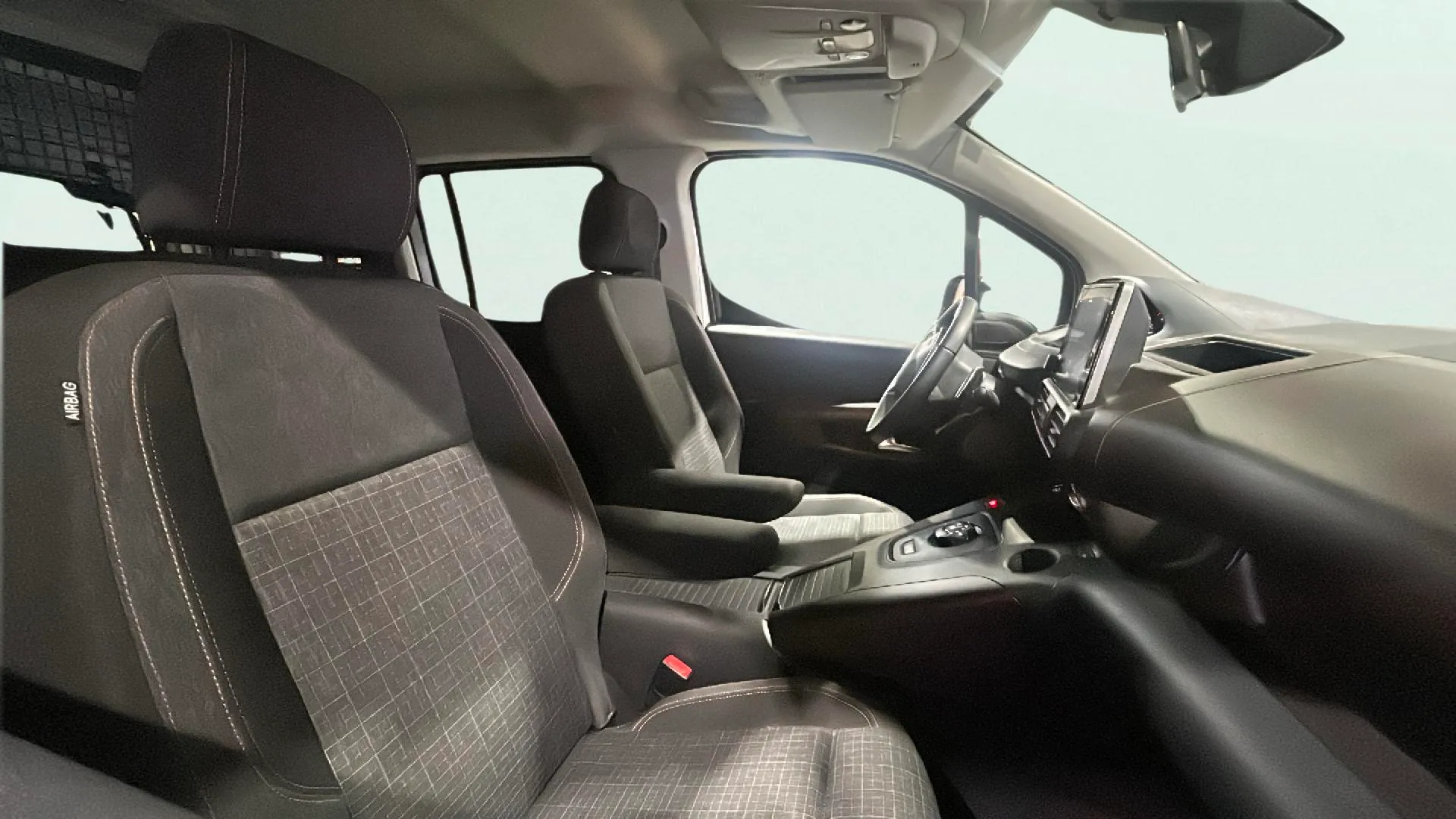 Peugeot Rifter GT BlueHDi 130 - foto 25