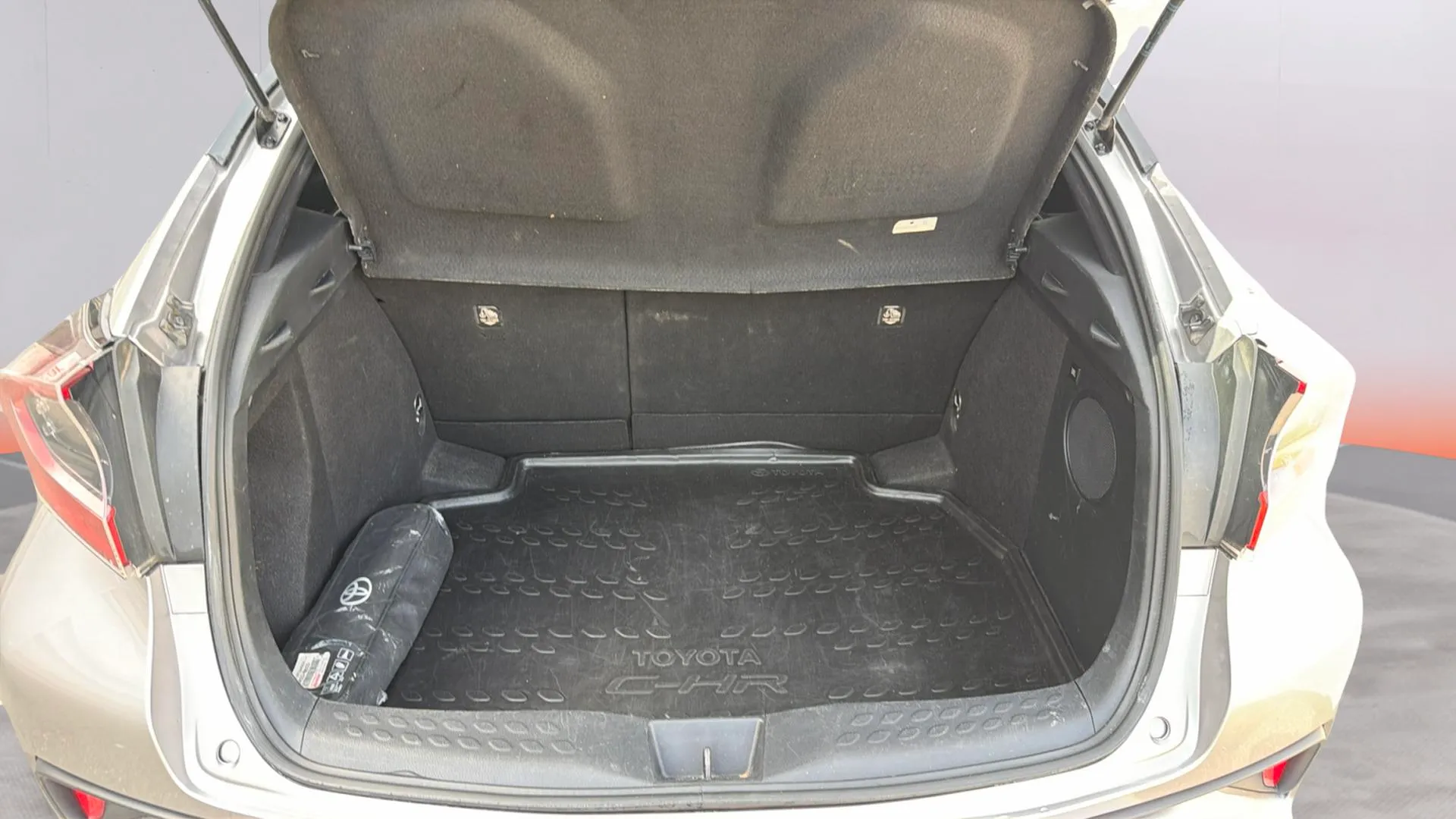 Toyota C-HR 1.8 125H Dynamic Plus - foto 19