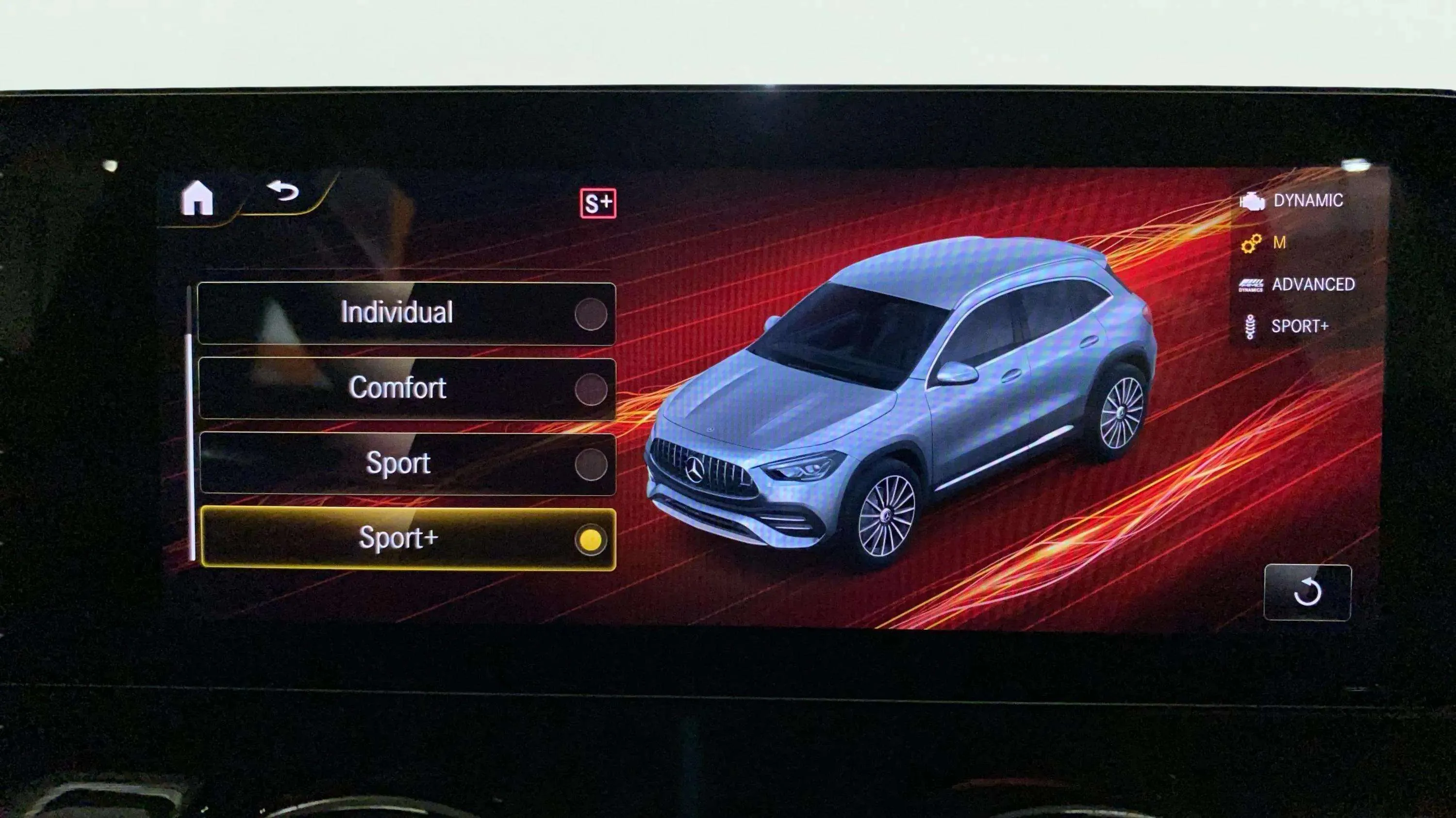 Mercedes-Benz GLA Mercedes-AMG GLA 35 4MATIC - foto 30