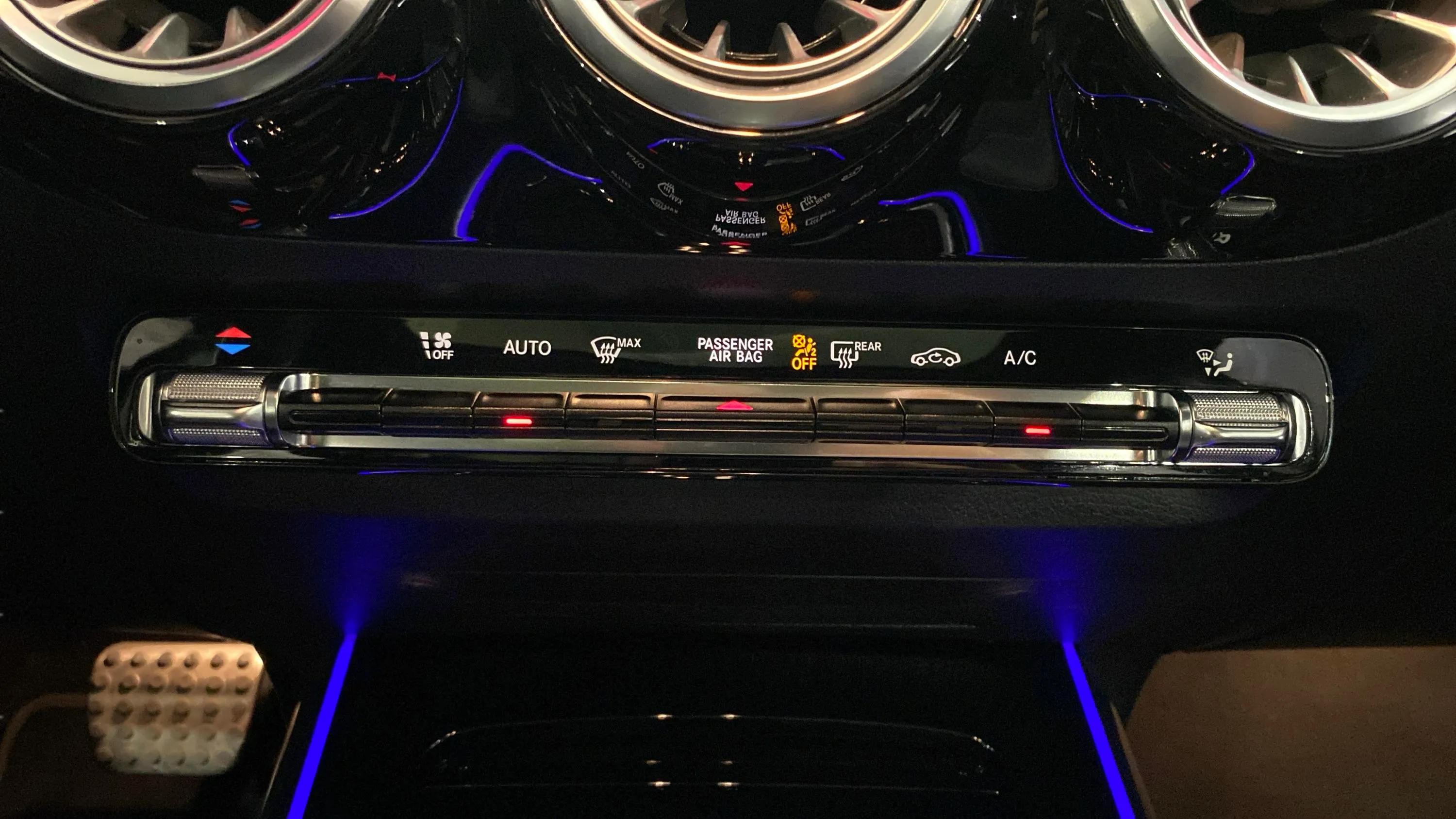 Mercedes-Benz GLA Mercedes-AMG GLA 35 4MATIC - foto 32