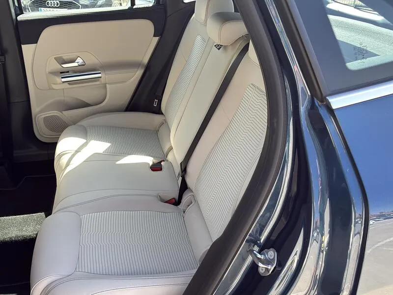 Mercedes-Benz GLA 250 e - foto 34