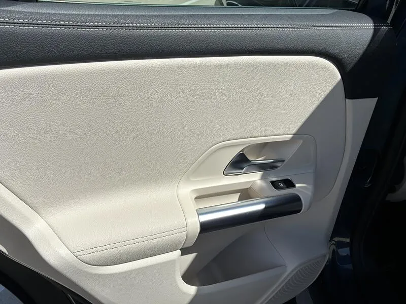 Mercedes-Benz GLA 250 e - foto 35