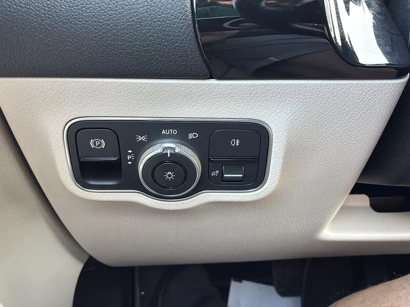 Mercedes-Benz GLA 250 e - foto 15