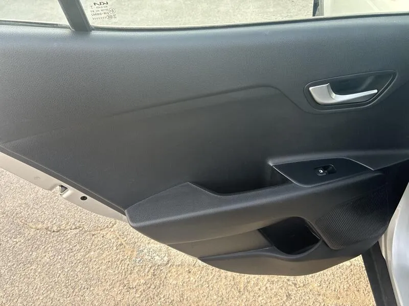 Kia Stonic 1.0 T-GDi - foto 24