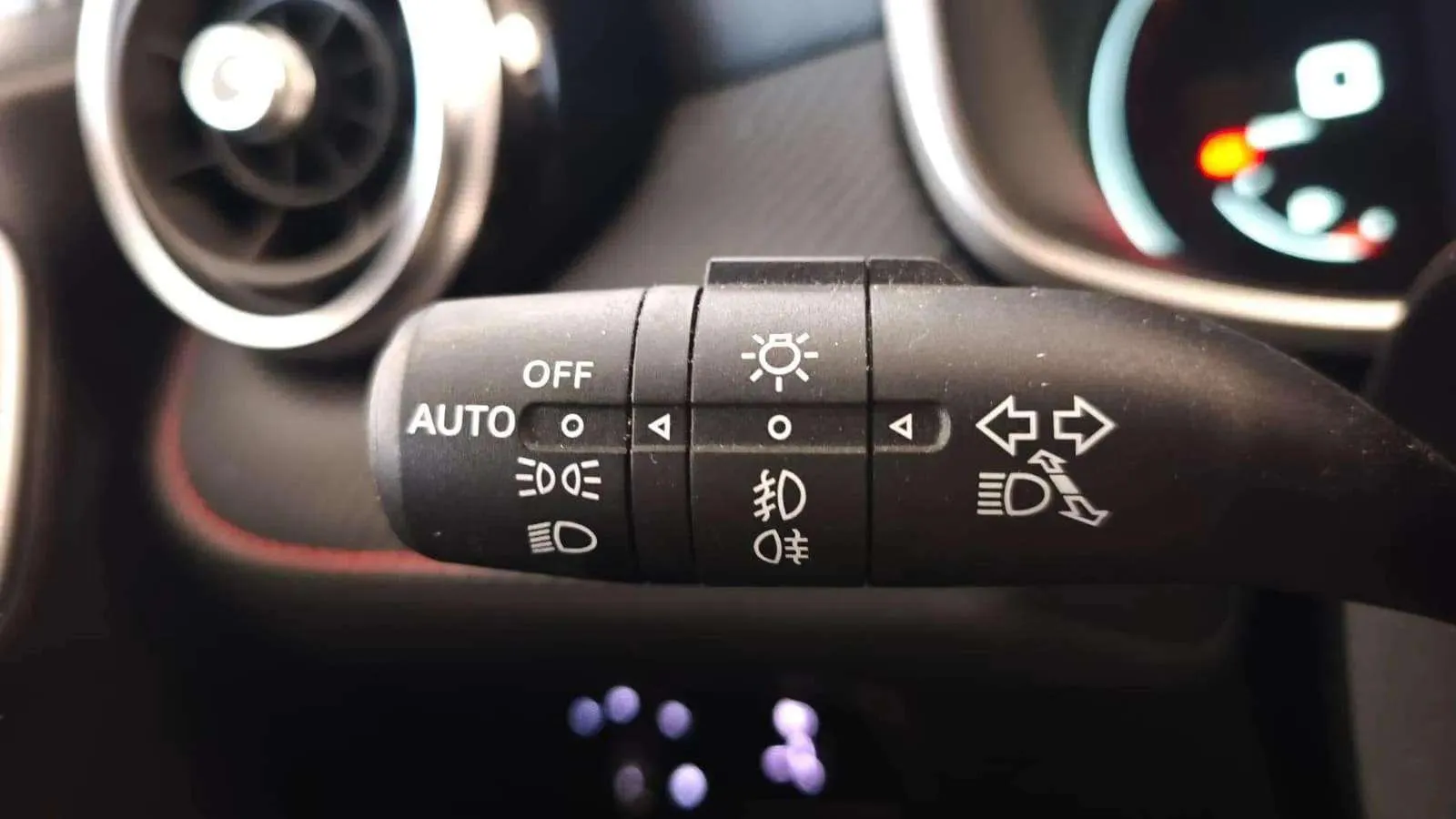 MG ZS 1.5 Luxury - foto 14
