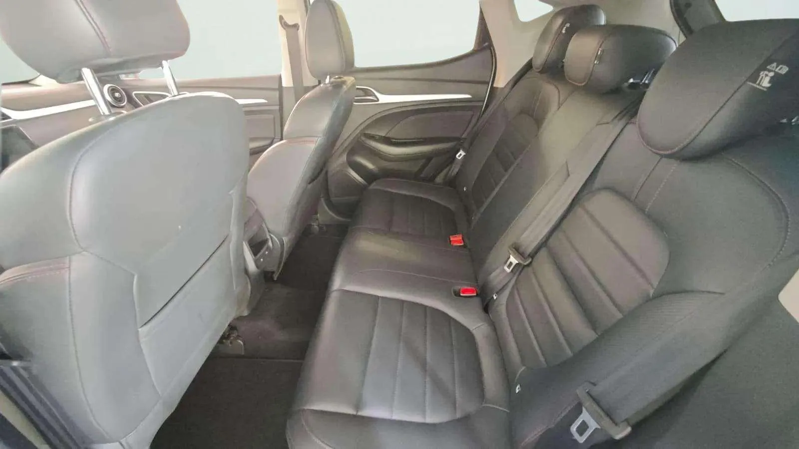 MG ZS 1.5 Luxury - foto 31