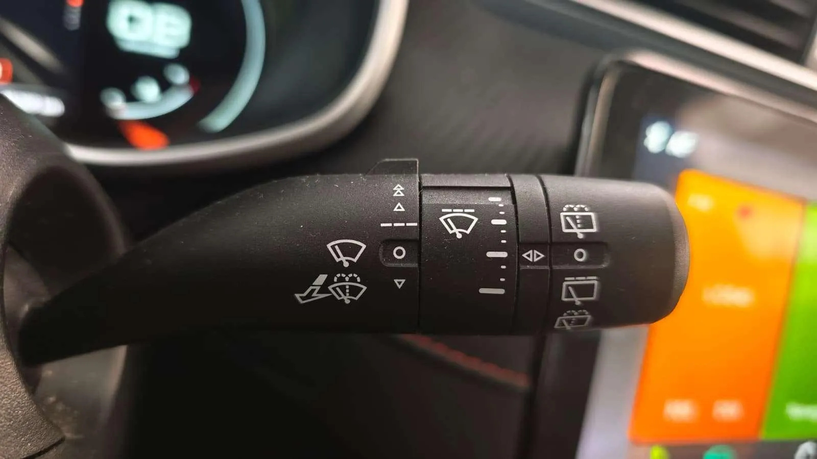MG ZS 1.5 Luxury - foto 17