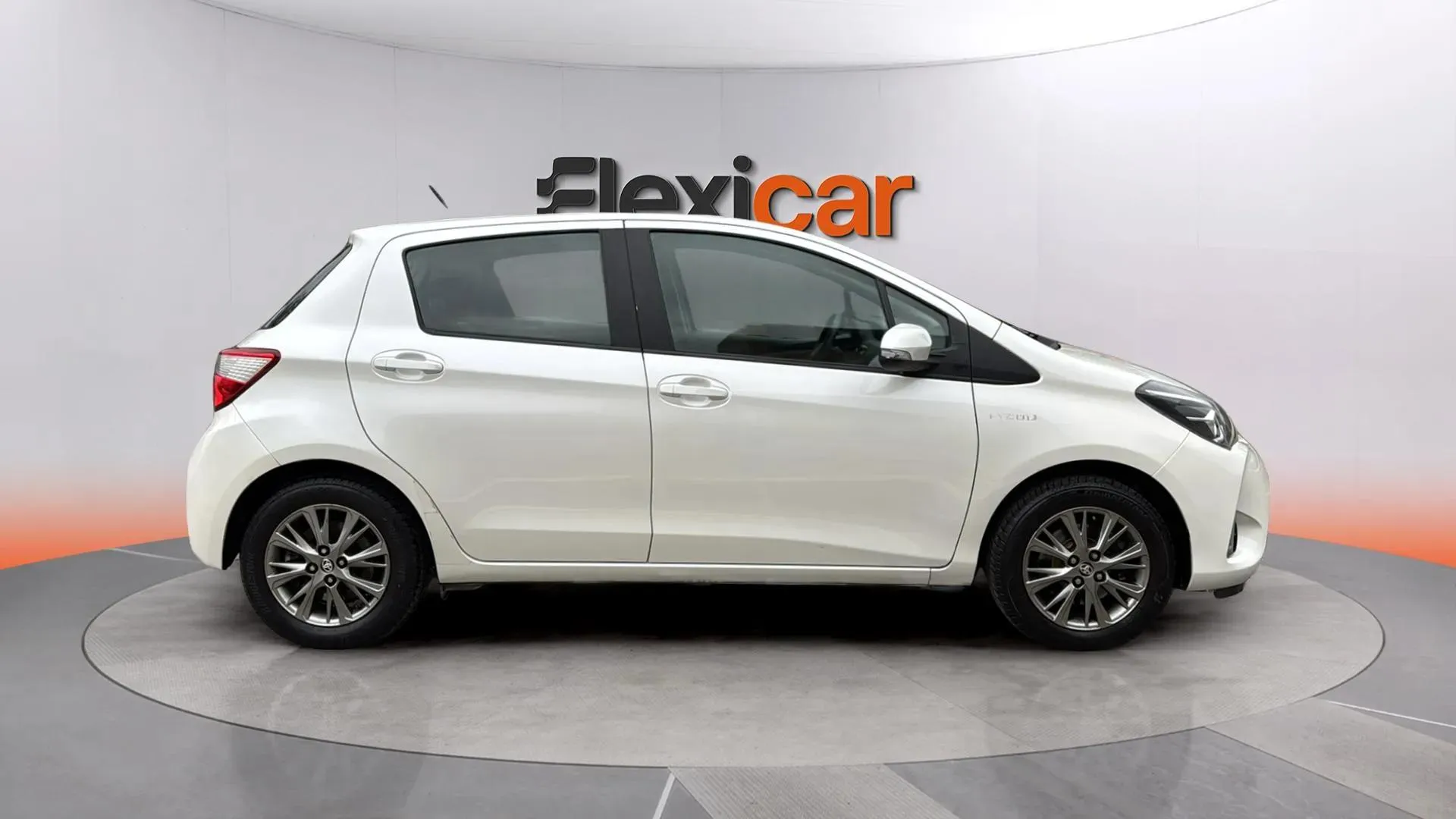 Toyota Yaris 1.5 Hybrid Active - foto 8