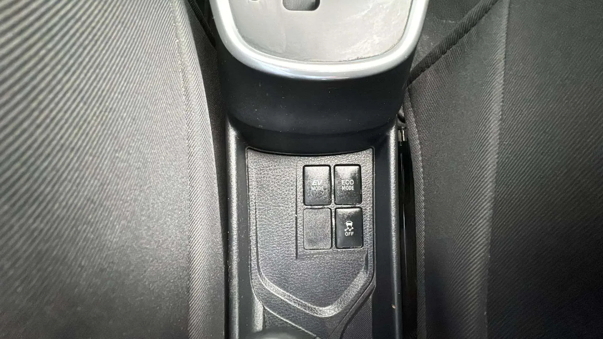 Toyota Yaris 1.5 Hybrid Active - foto 21