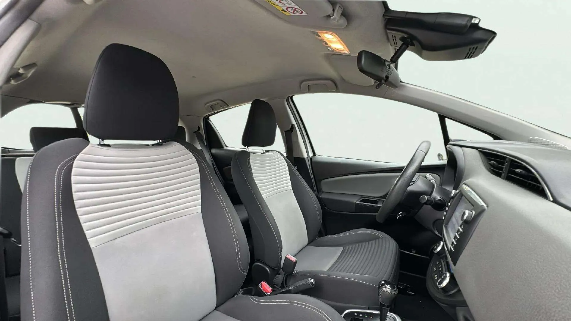 Toyota Yaris 1.5 Hybrid Active - foto 14