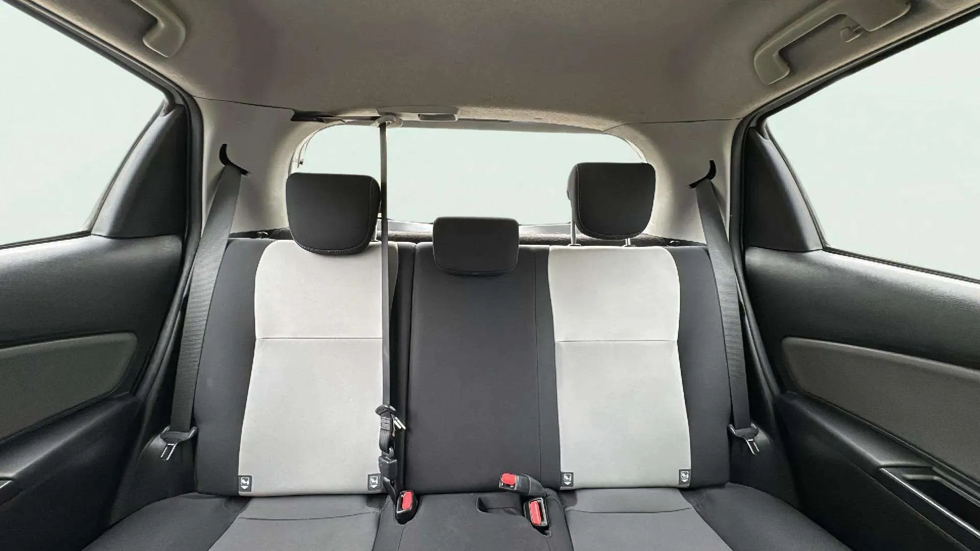 Toyota Yaris 1.5 Hybrid Active - foto 16