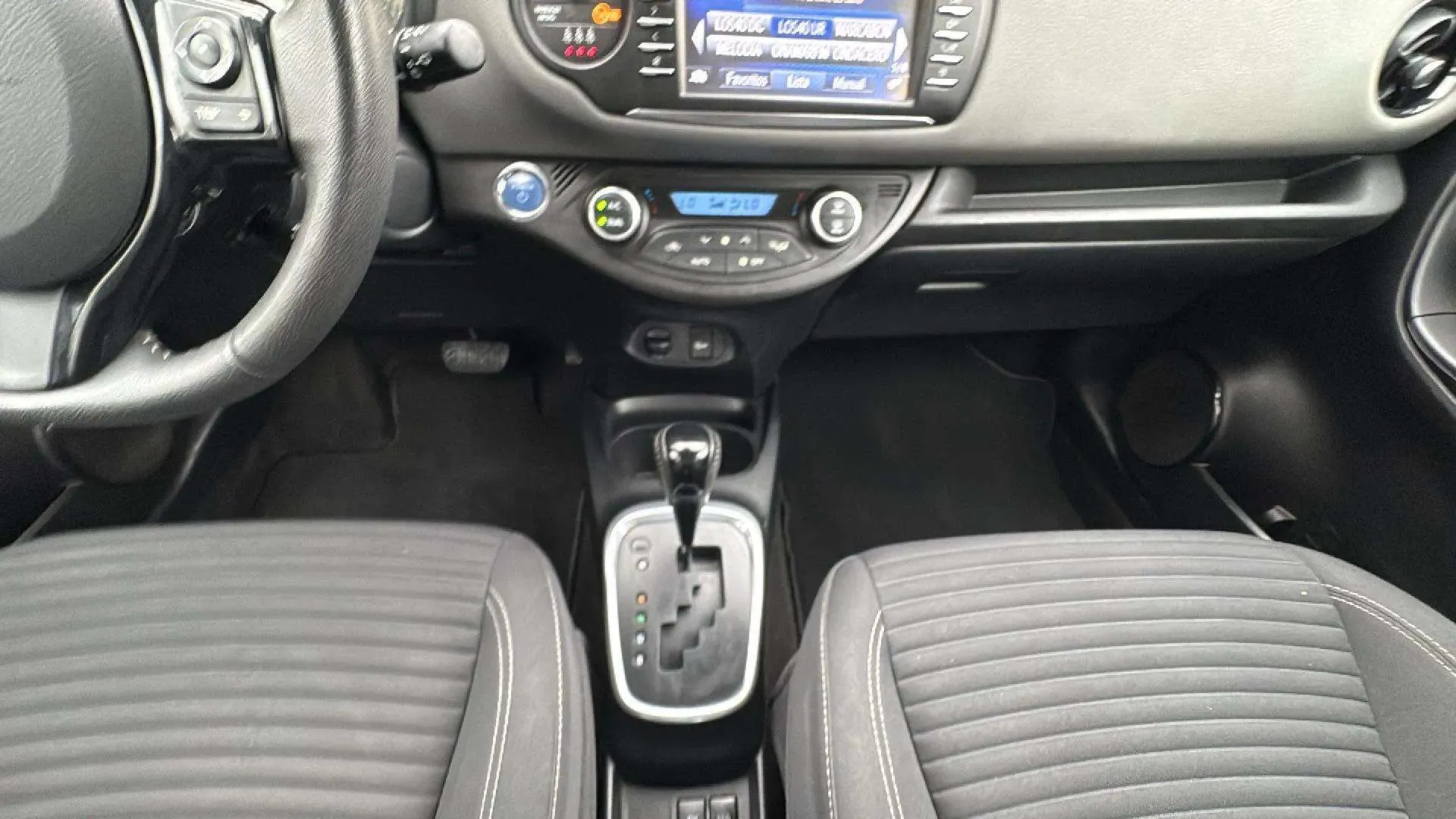 Toyota Yaris 1.5 Hybrid Active - foto 12