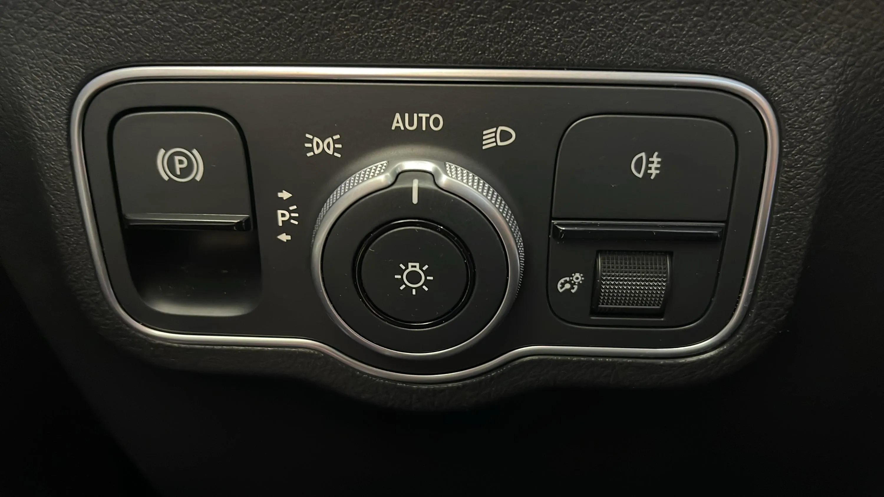 Mercedes-Benz GLA 200 D - foto 14