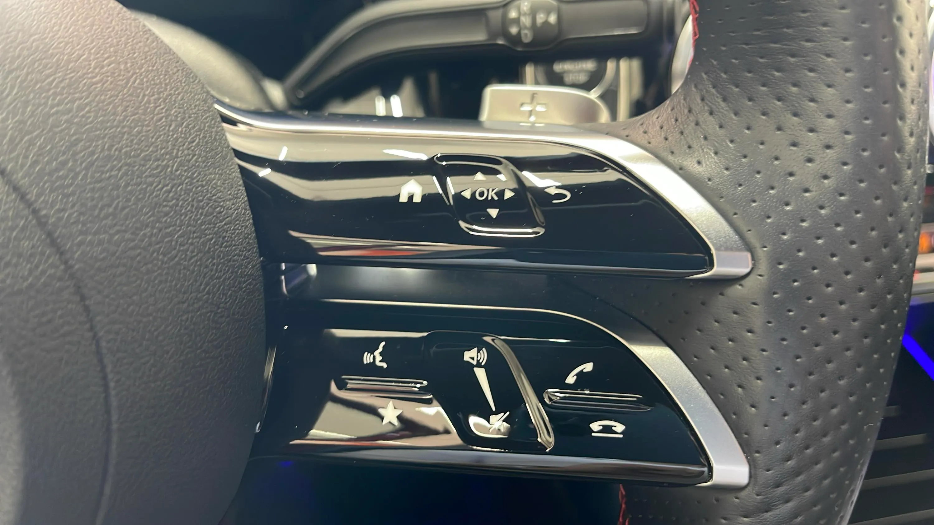 Mercedes-Benz GLA 200 D - foto 13