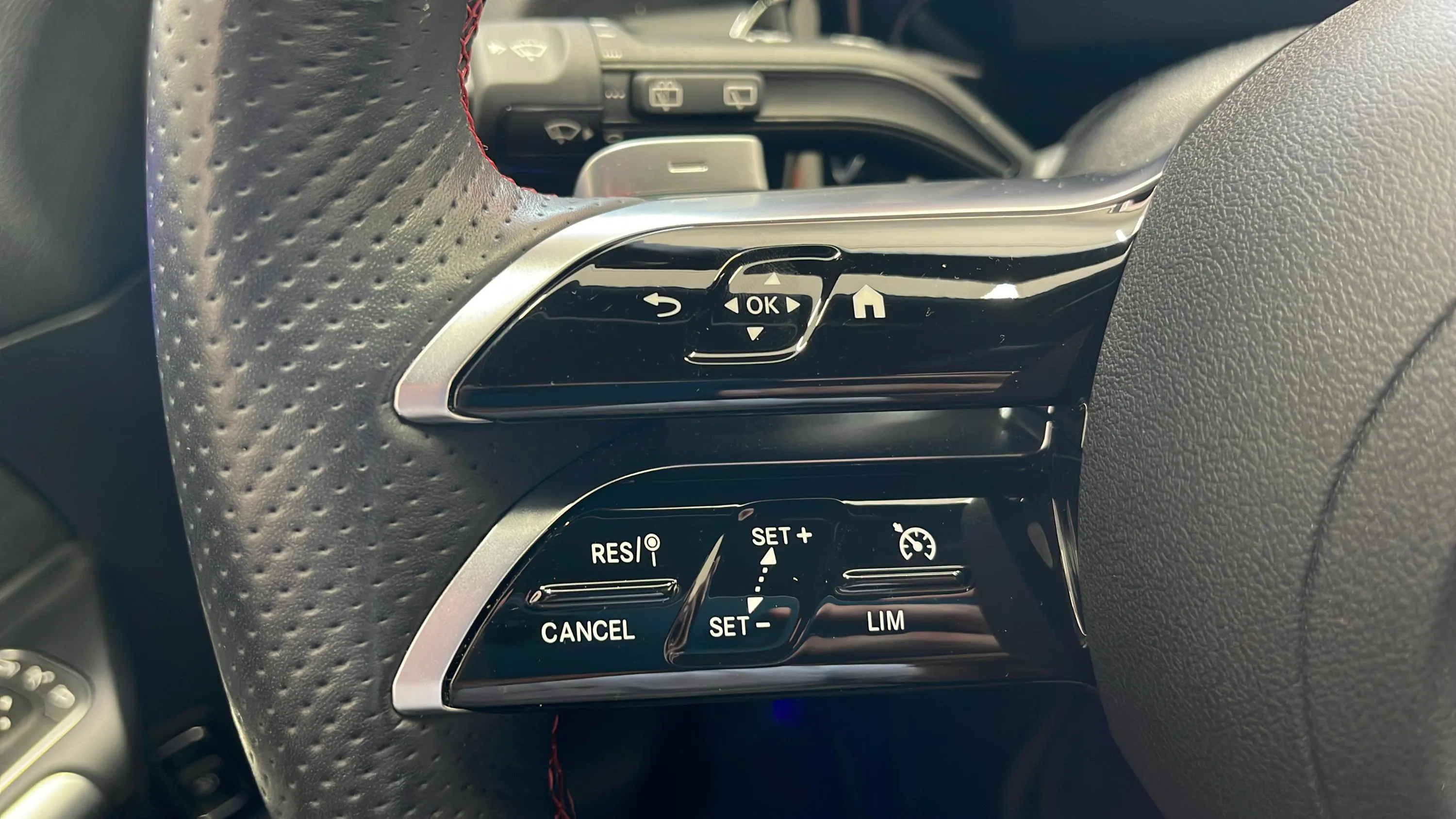 Mercedes-Benz GLA 200 D - foto 12