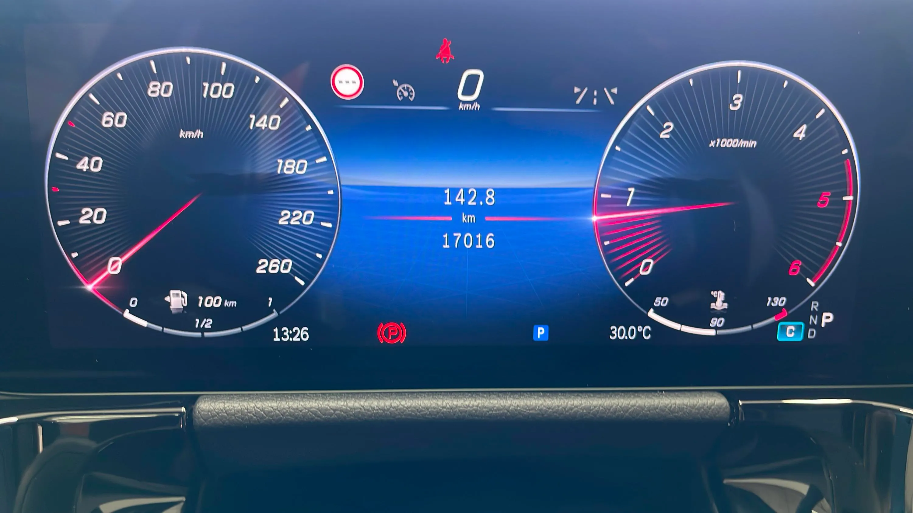 Mercedes-Benz GLA 200 D - foto 15