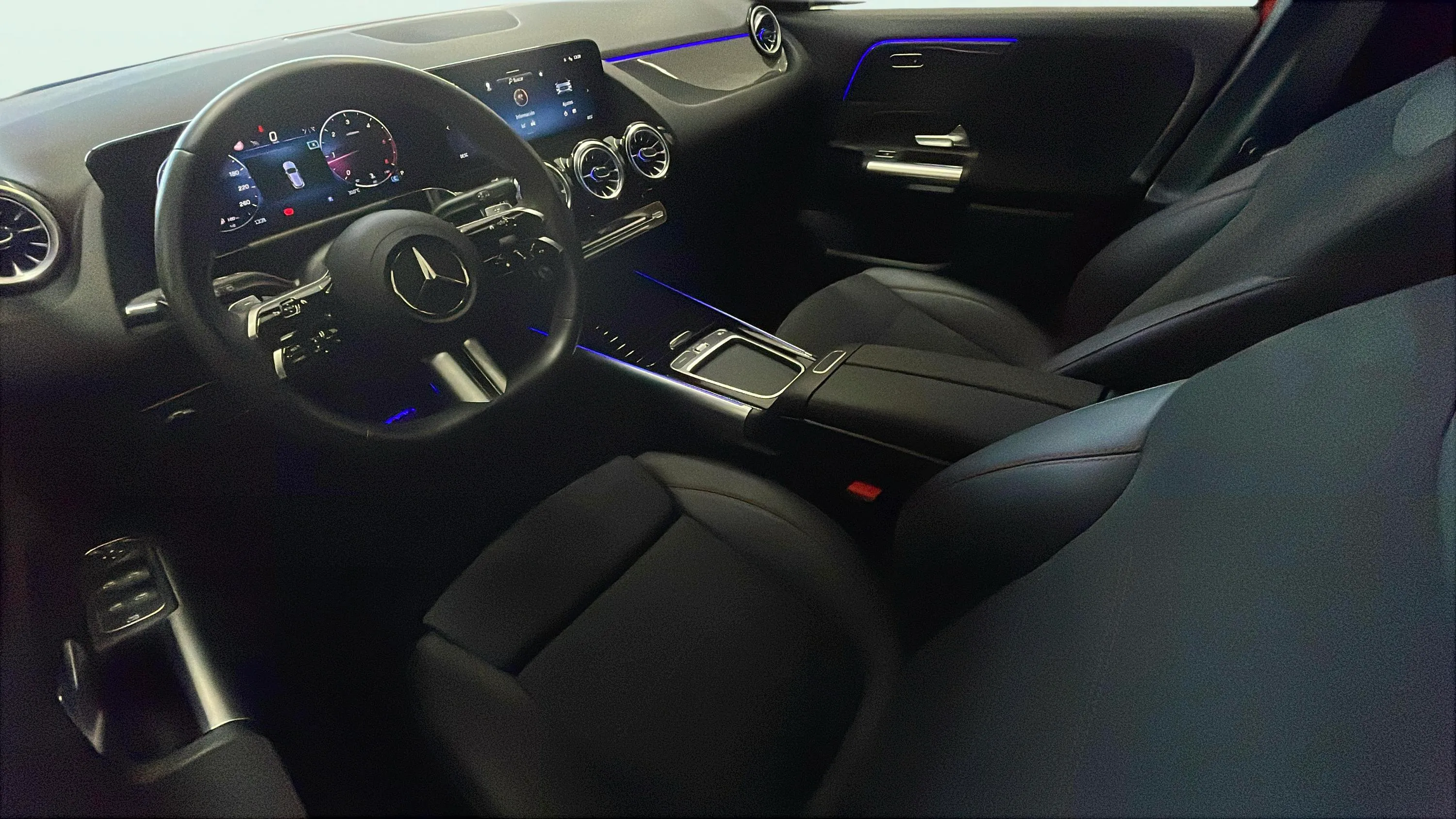 Mercedes-Benz GLA 200 D - foto 9